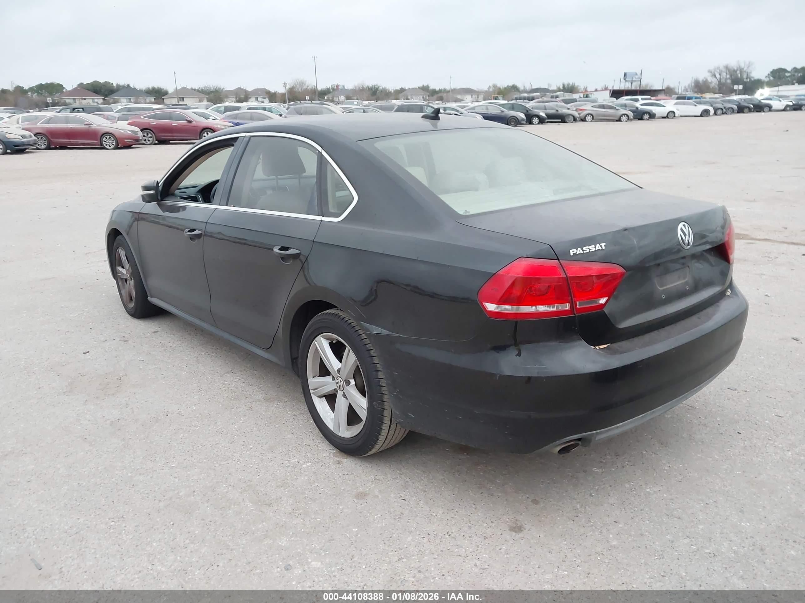 VOLKSWAGEN PASSAT image 3