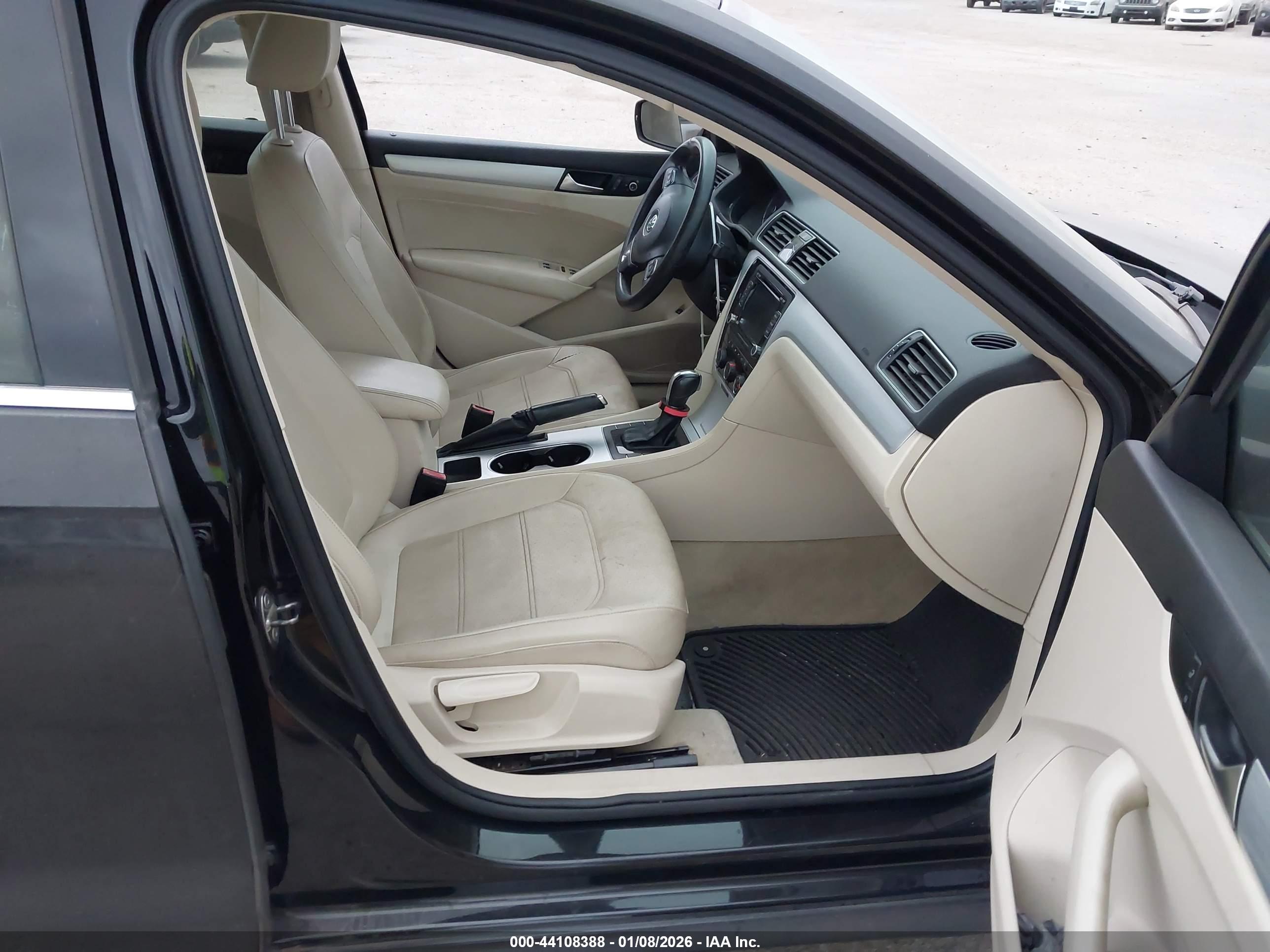VOLKSWAGEN PASSAT image 5
