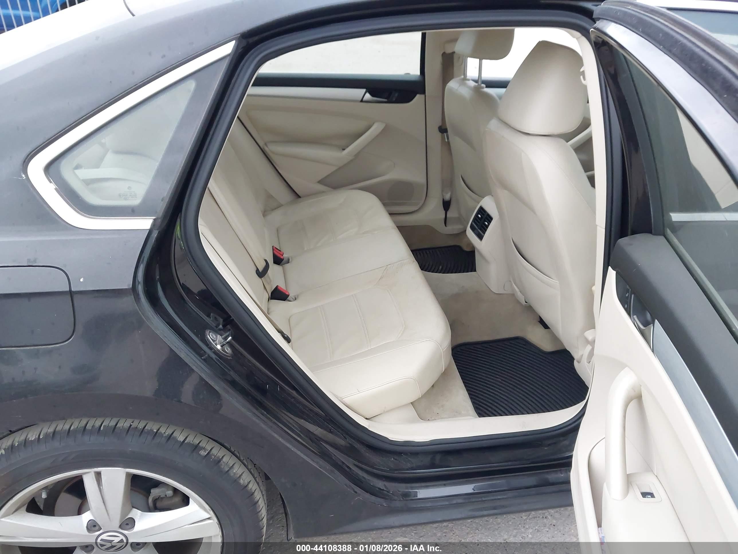 VOLKSWAGEN PASSAT image 8