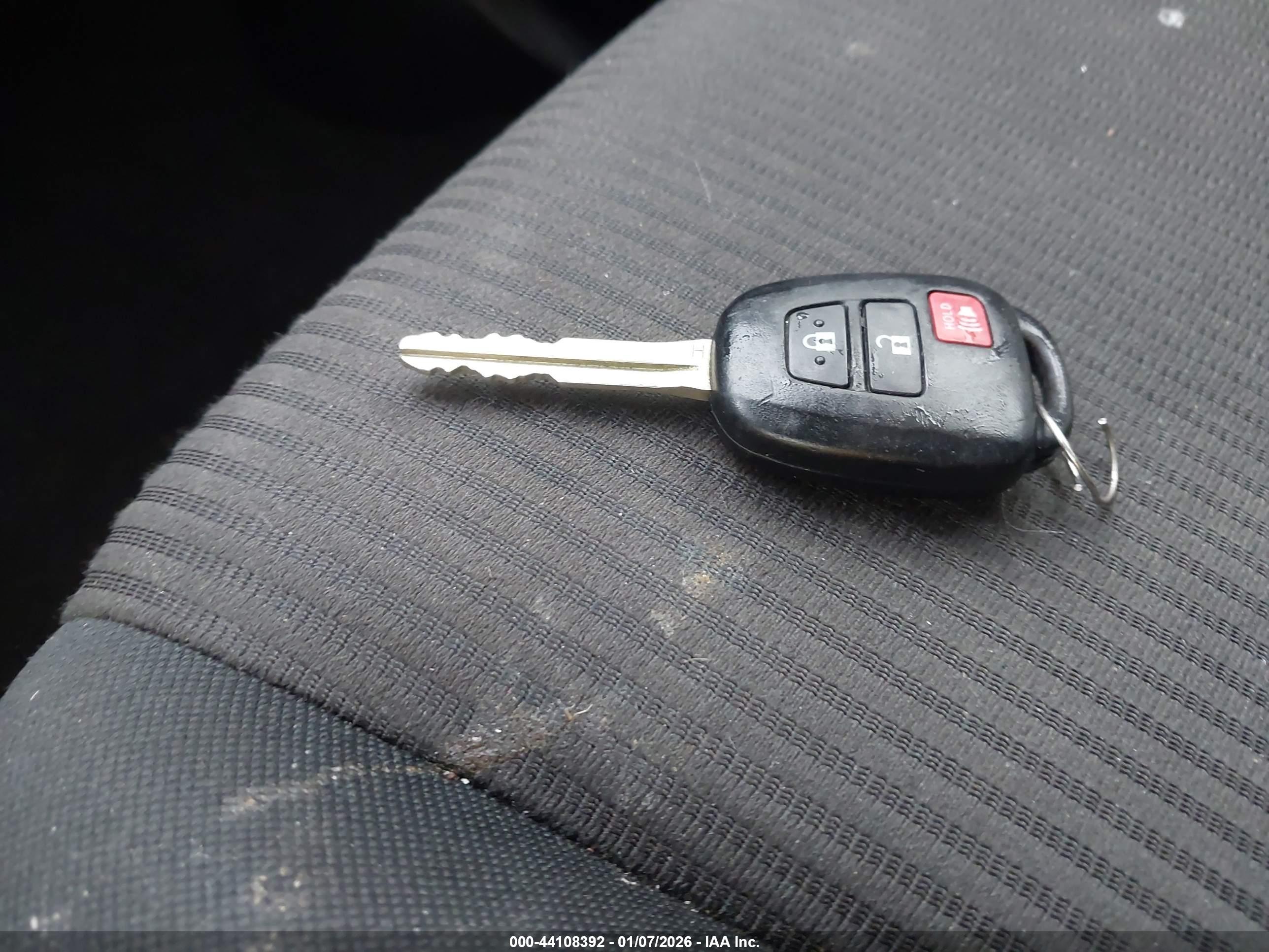 TOYOTA RAV4 image 11