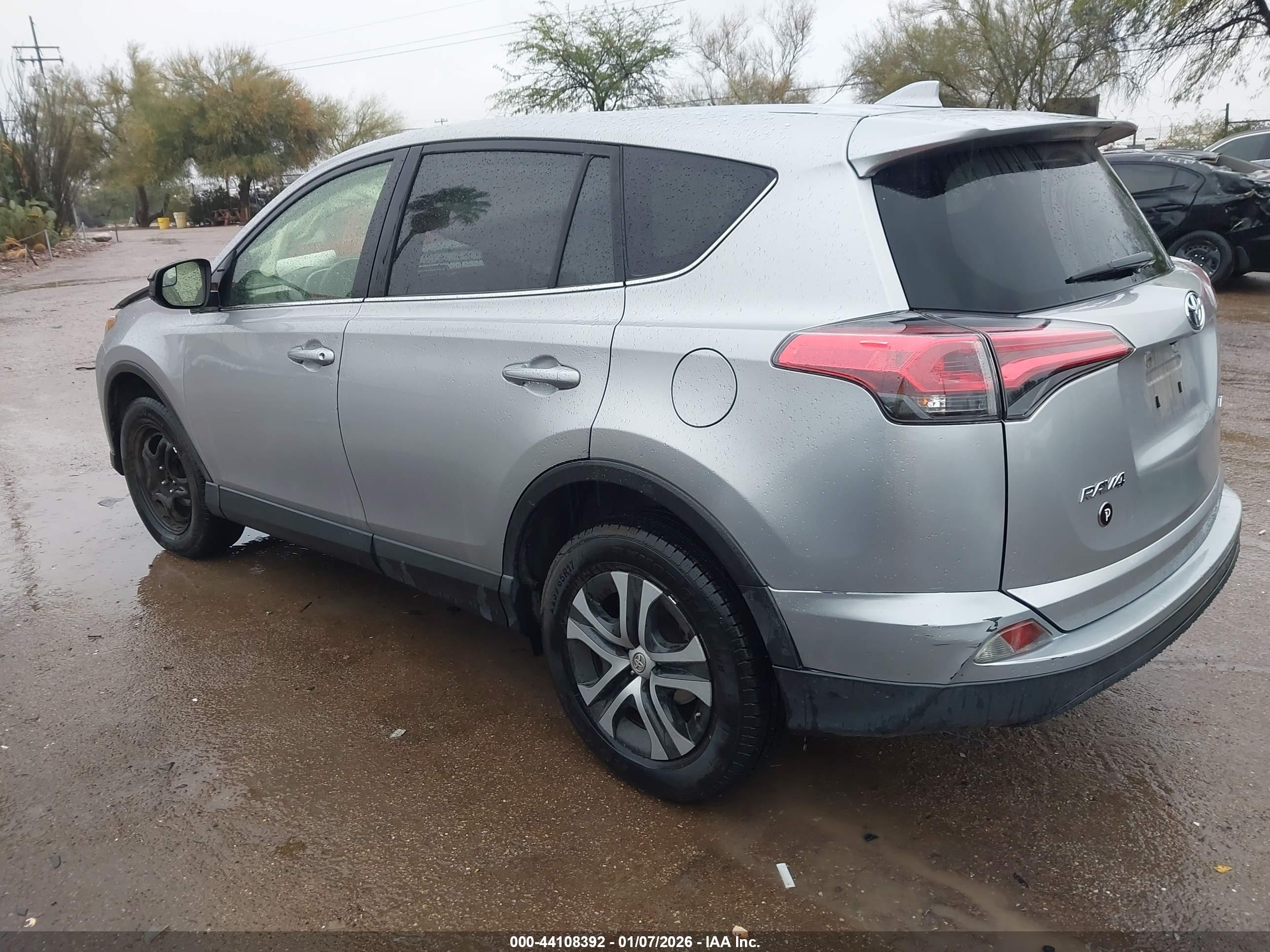 TOYOTA RAV4 image 3