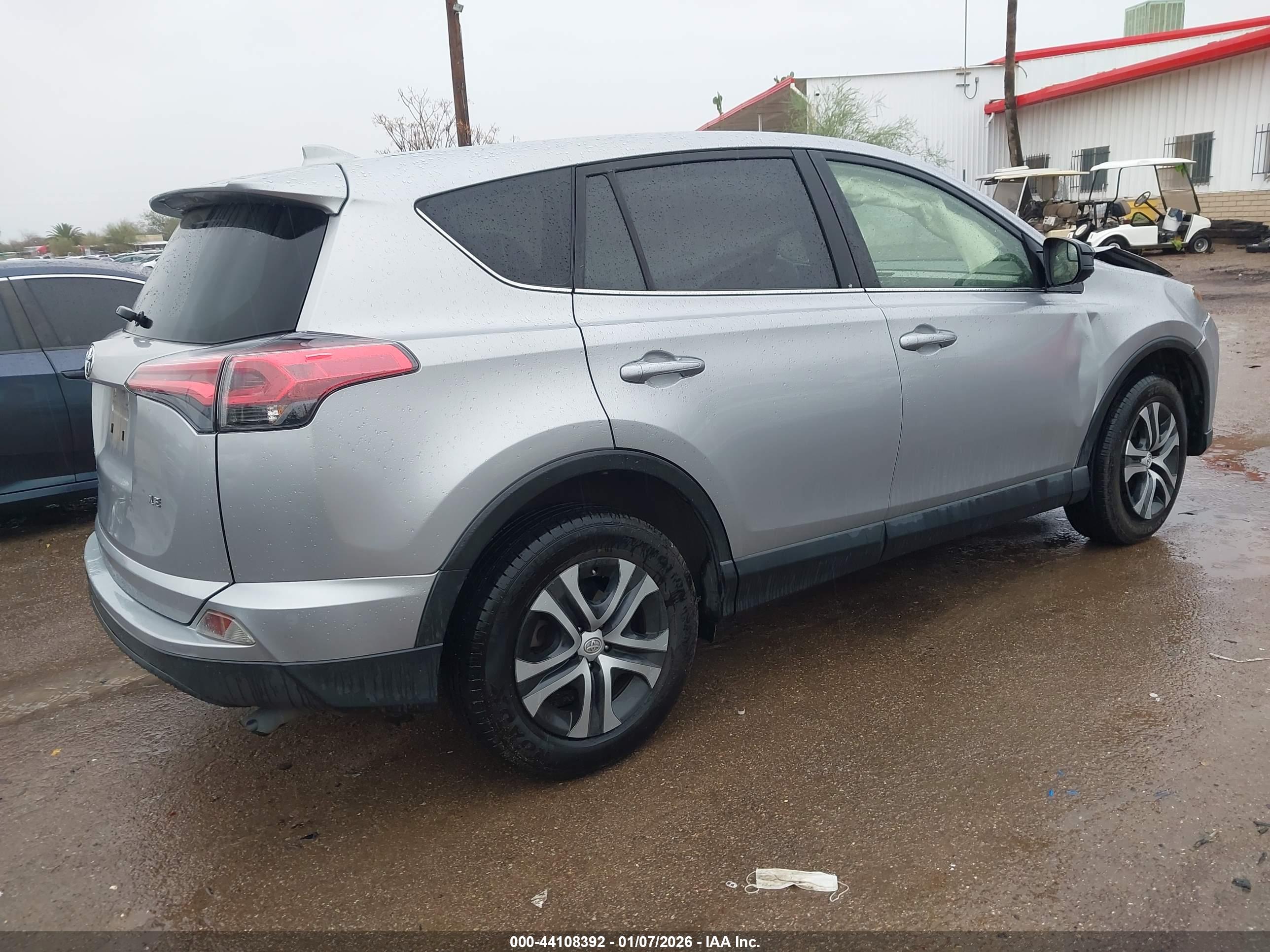 TOYOTA RAV4 image 4