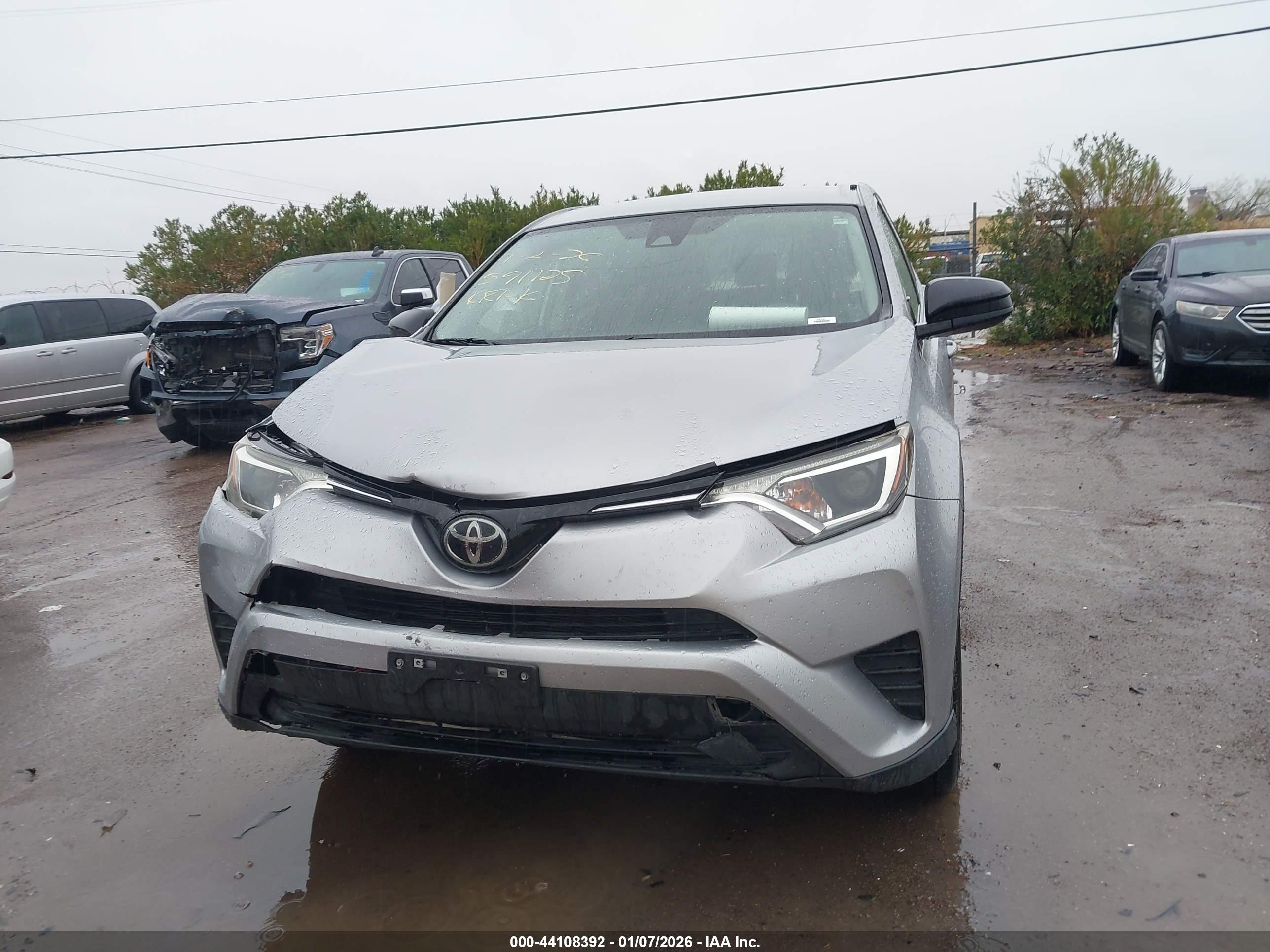 TOYOTA RAV4 image 6