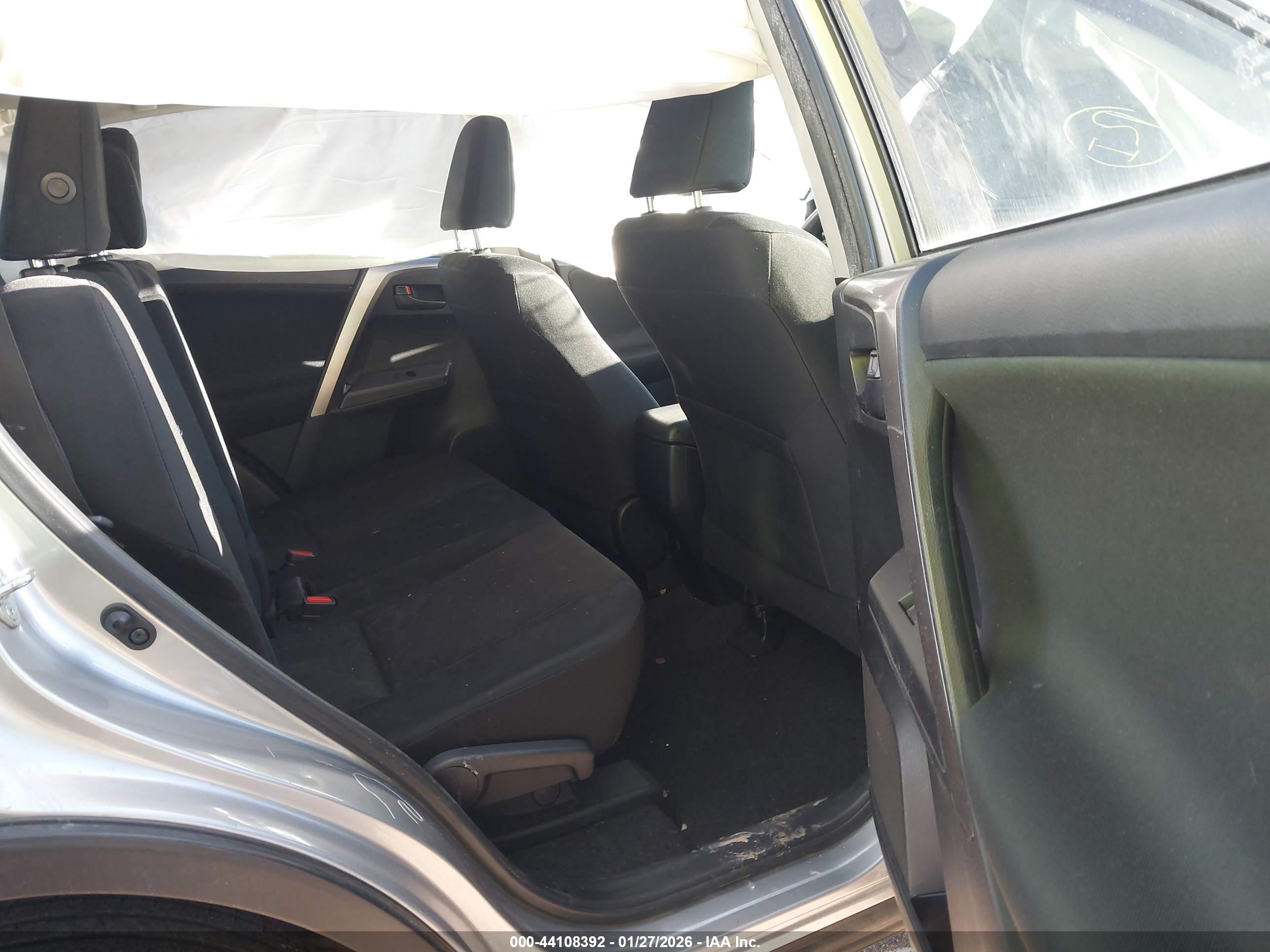 TOYOTA RAV4 image 8