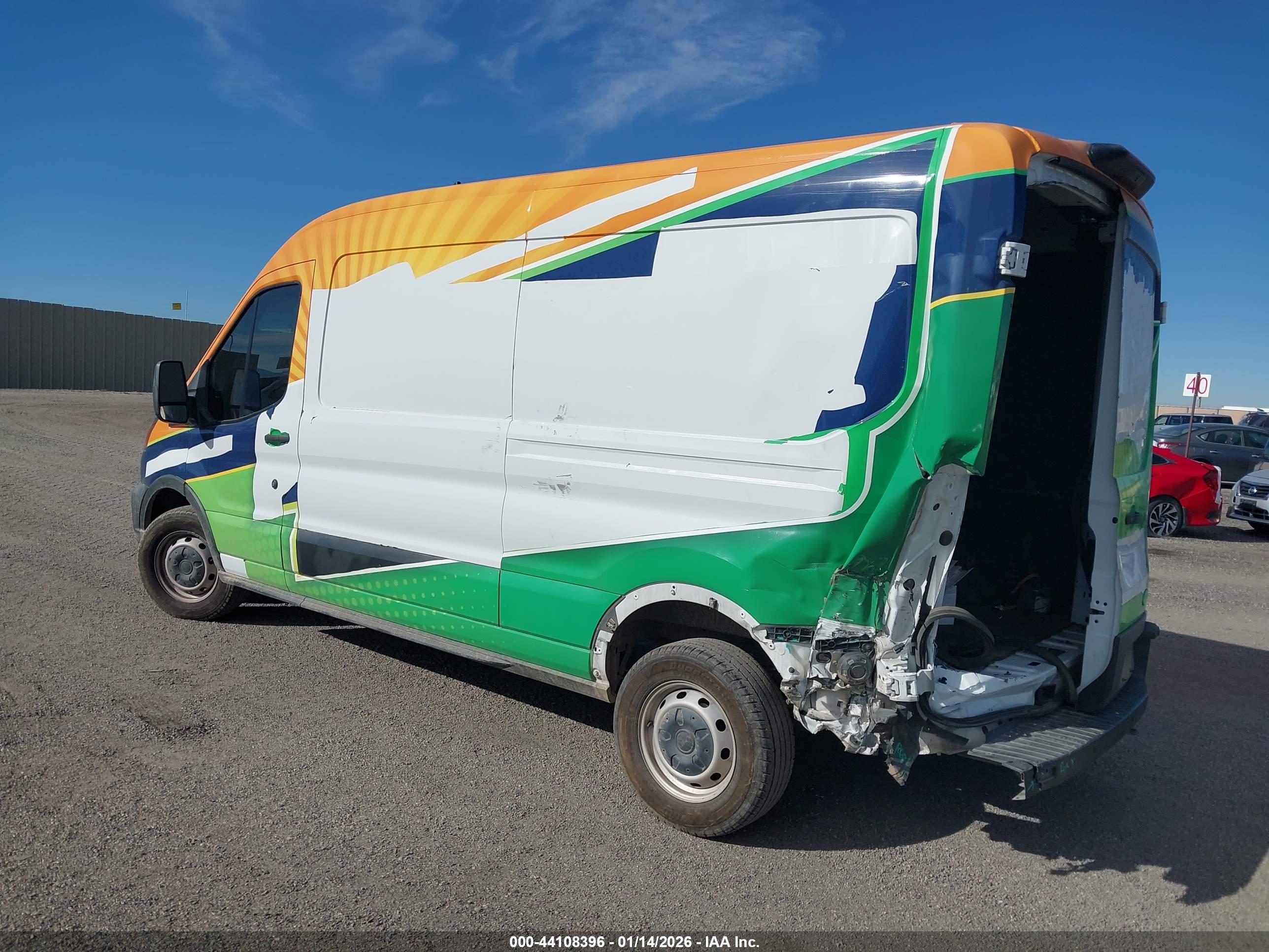 FORD TRANSIT-250 image 3
