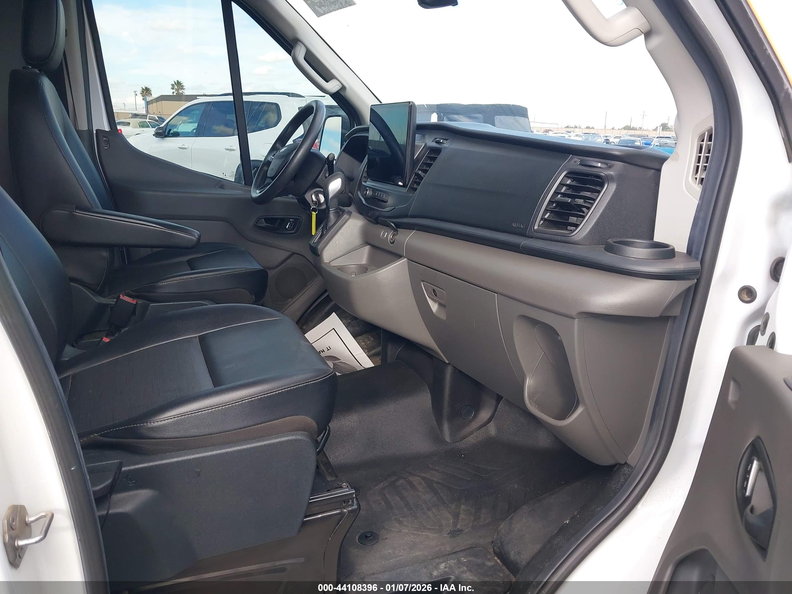 FORD TRANSIT-250 image 5