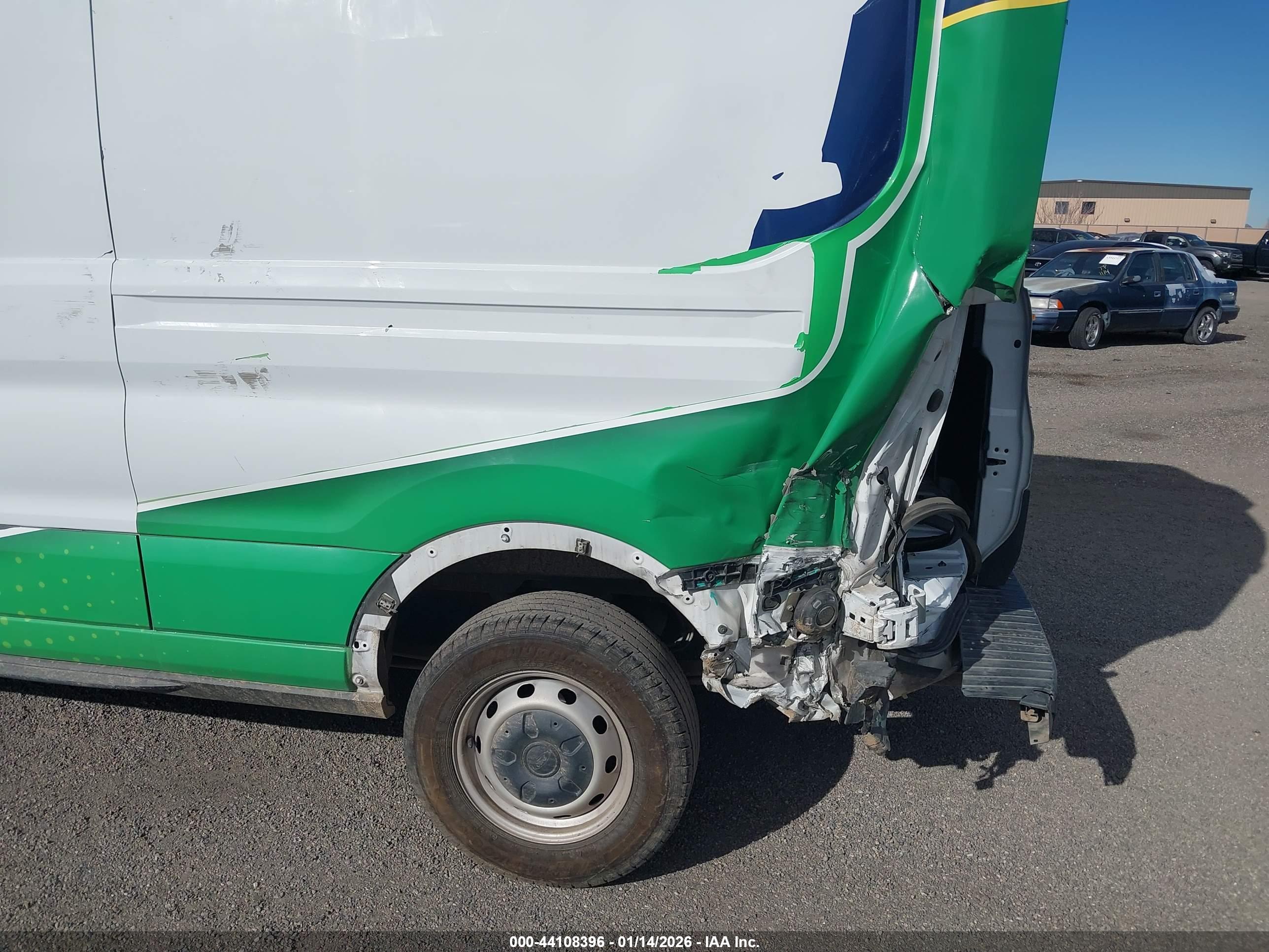 FORD TRANSIT-250 image 6