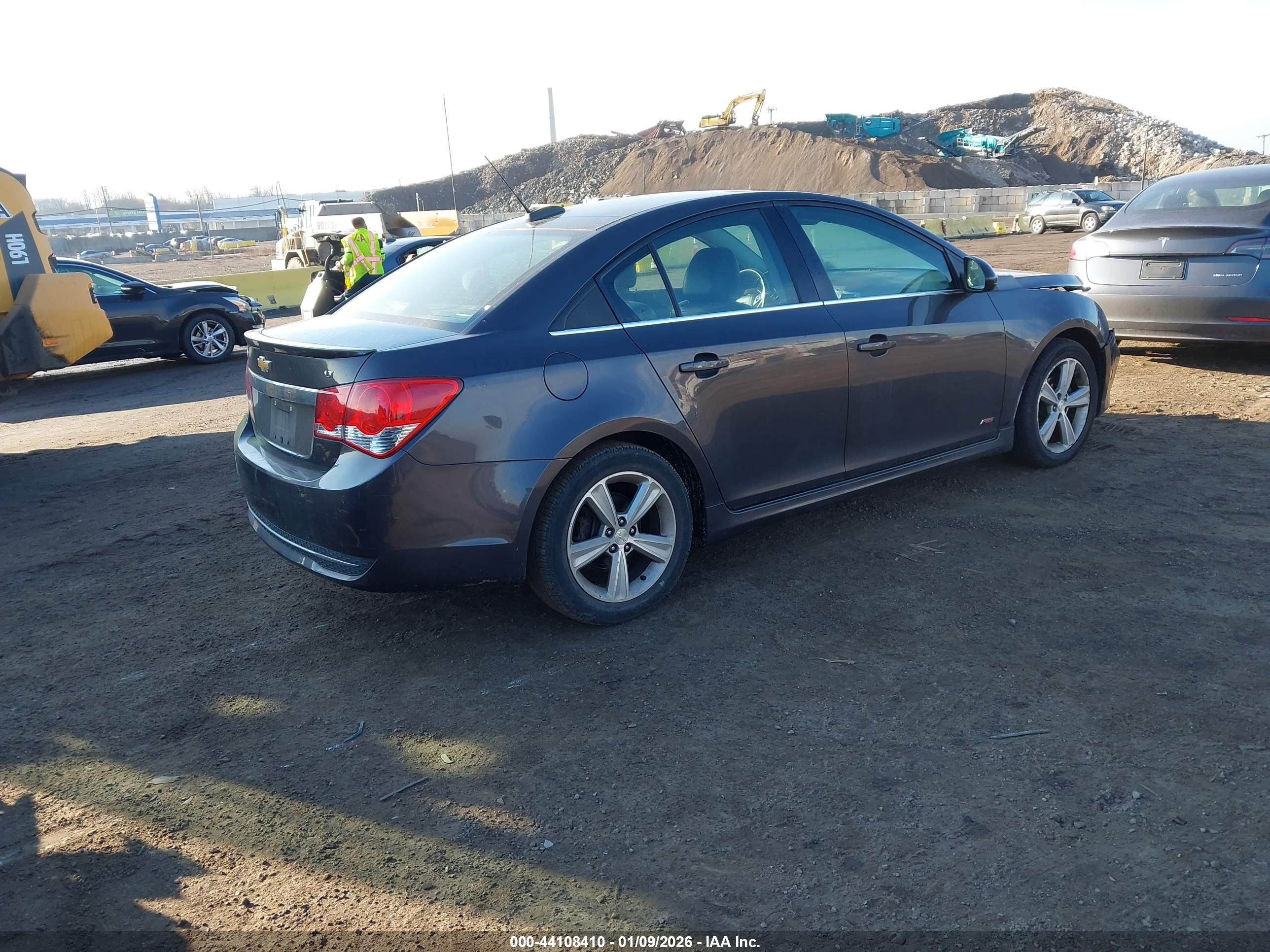 CHEVROLET CRUZE image 4