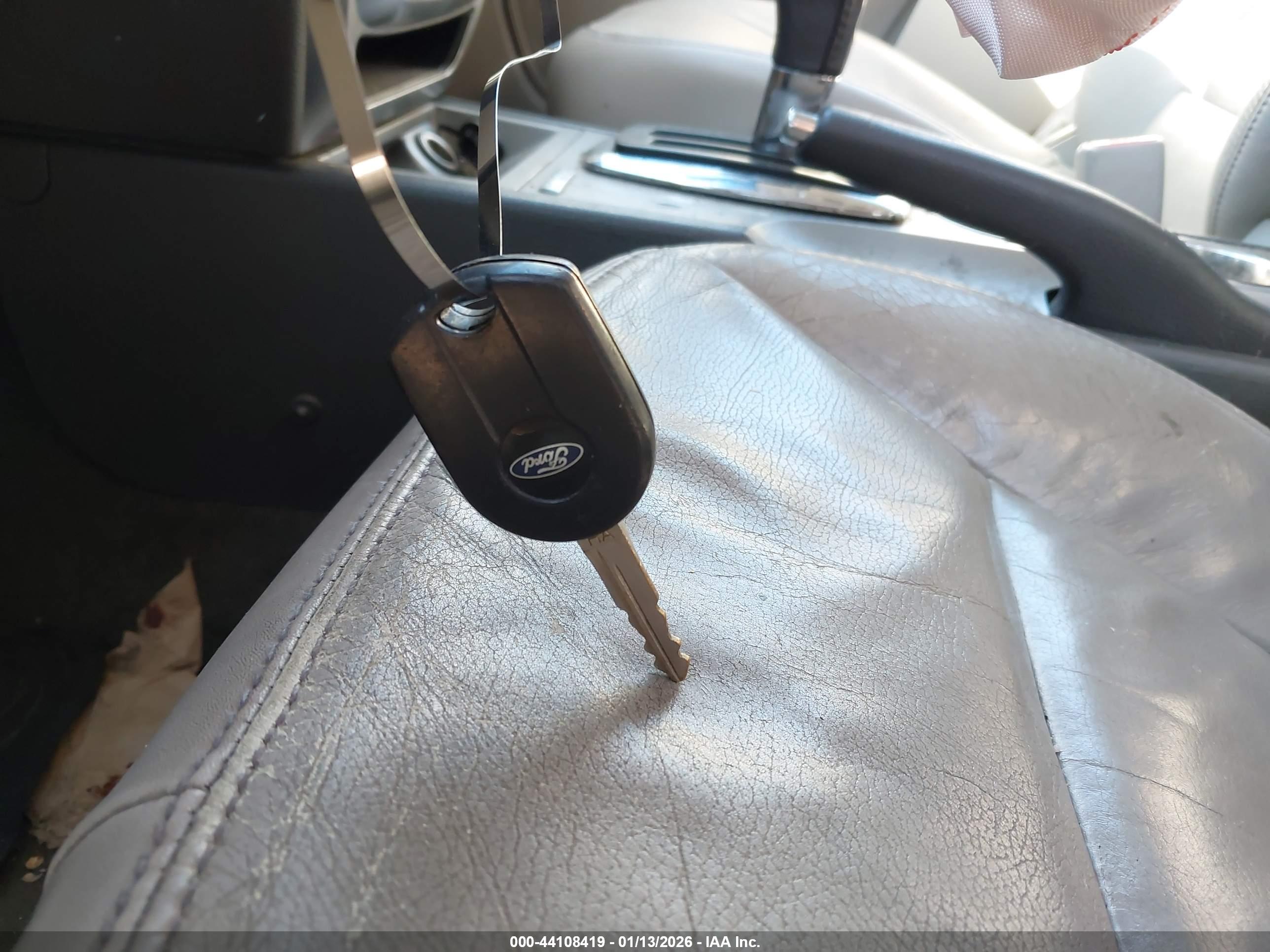 FORD FUSION image 11