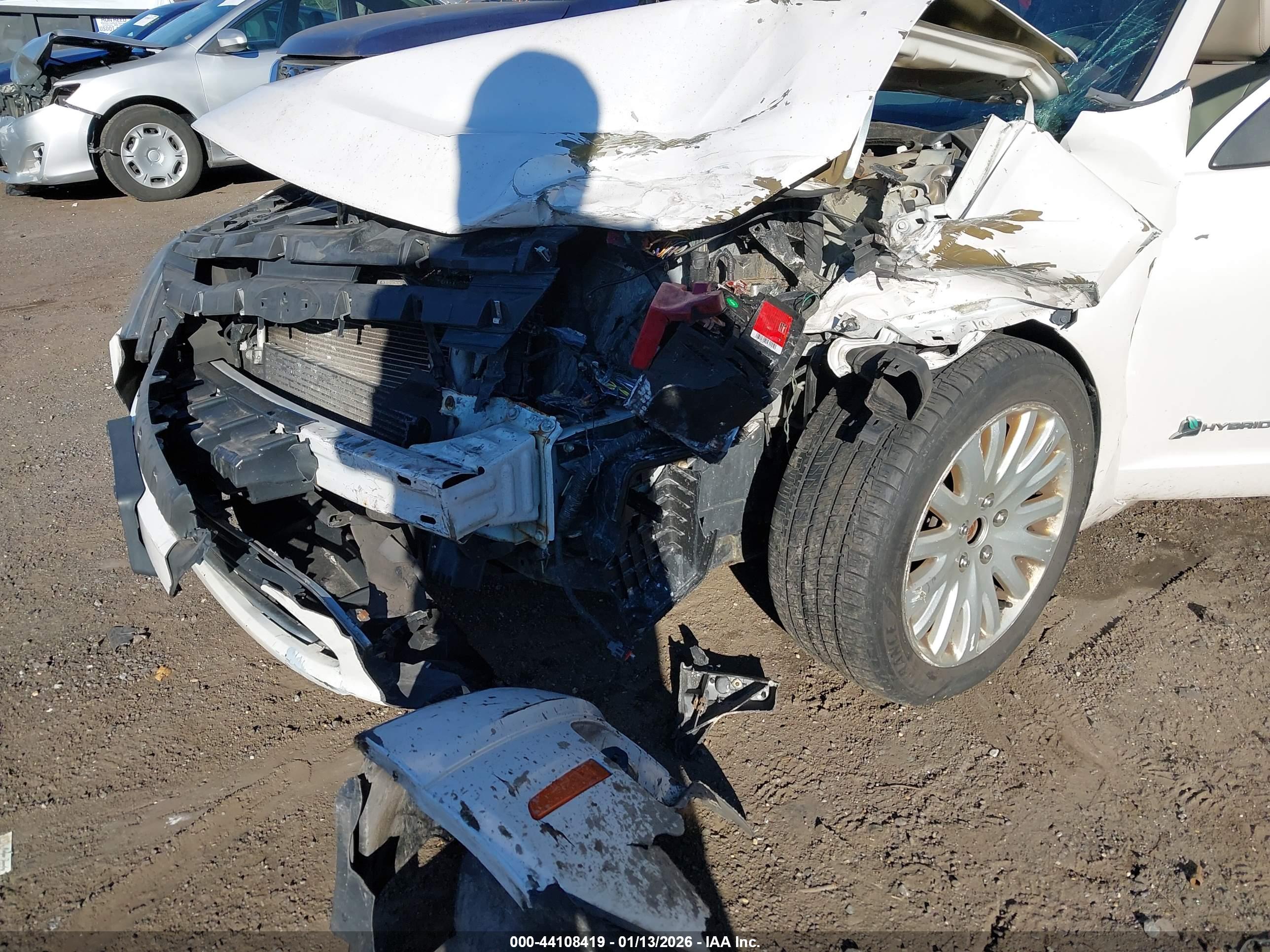 FORD FUSION image 6