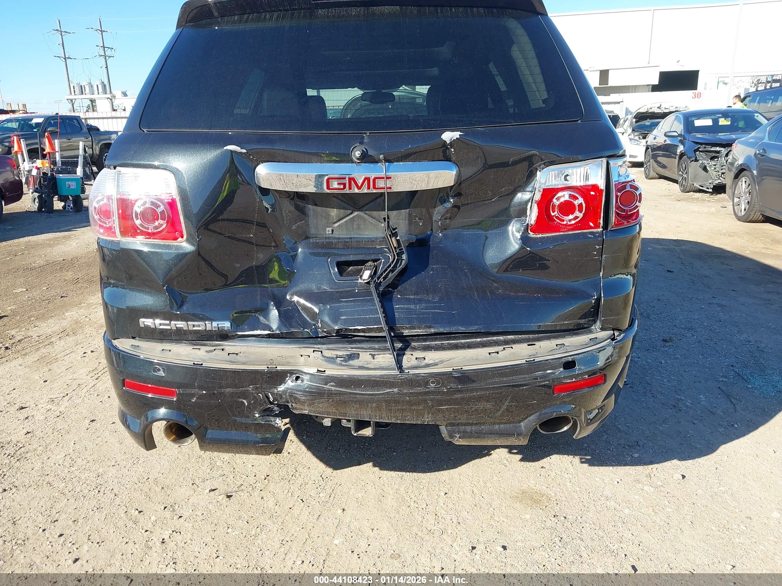 GMC ACADIA image 6