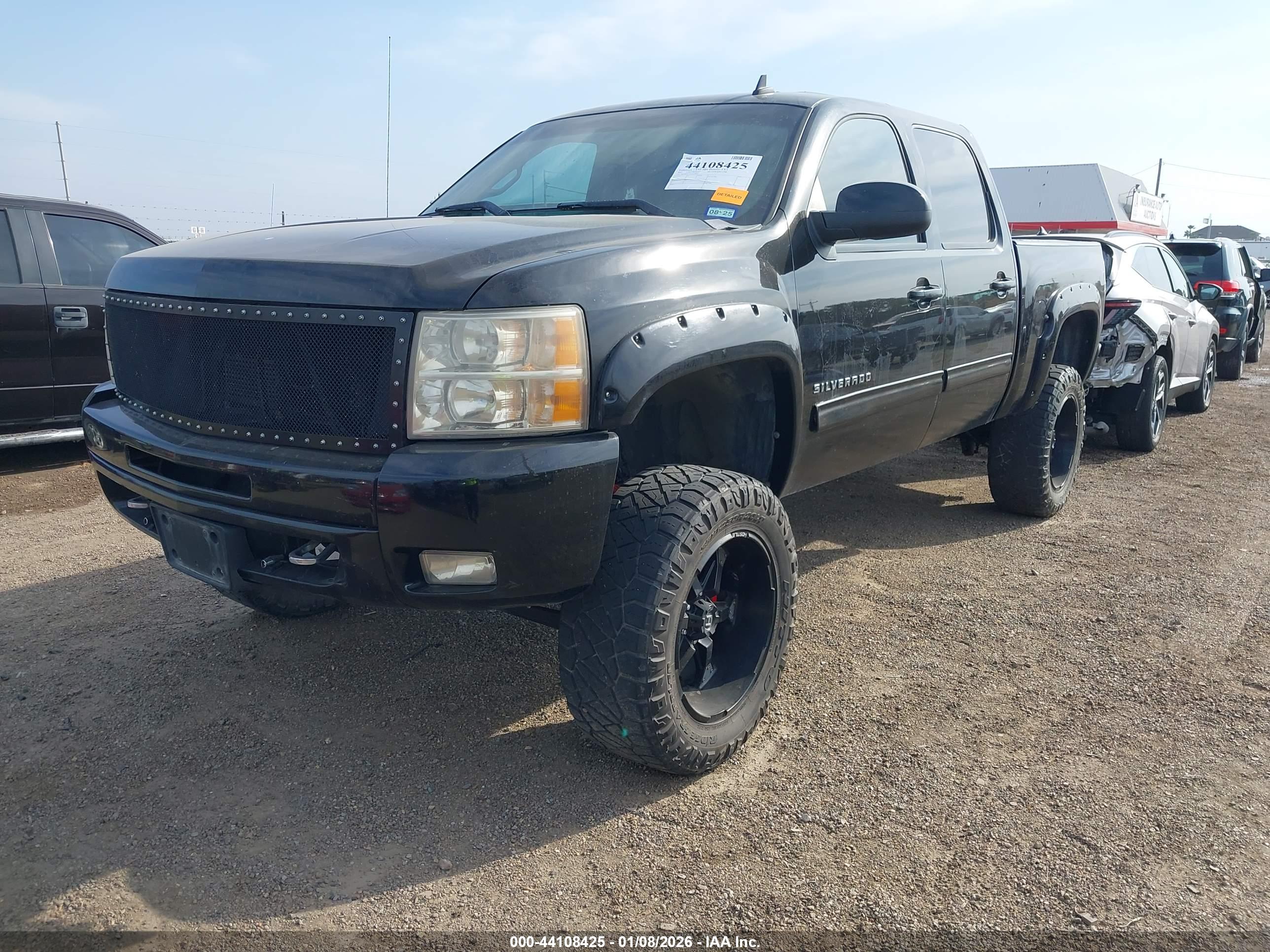 CHEVROLET SILVERADO image 2