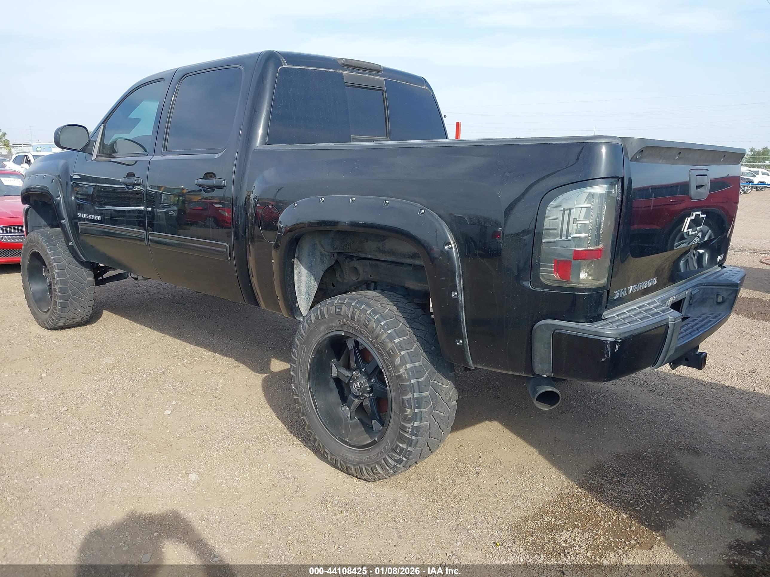 CHEVROLET SILVERADO image 3