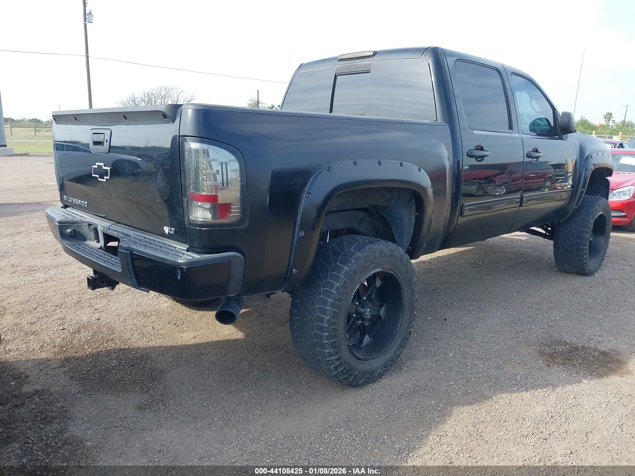 CHEVROLET SILVERADO image 4