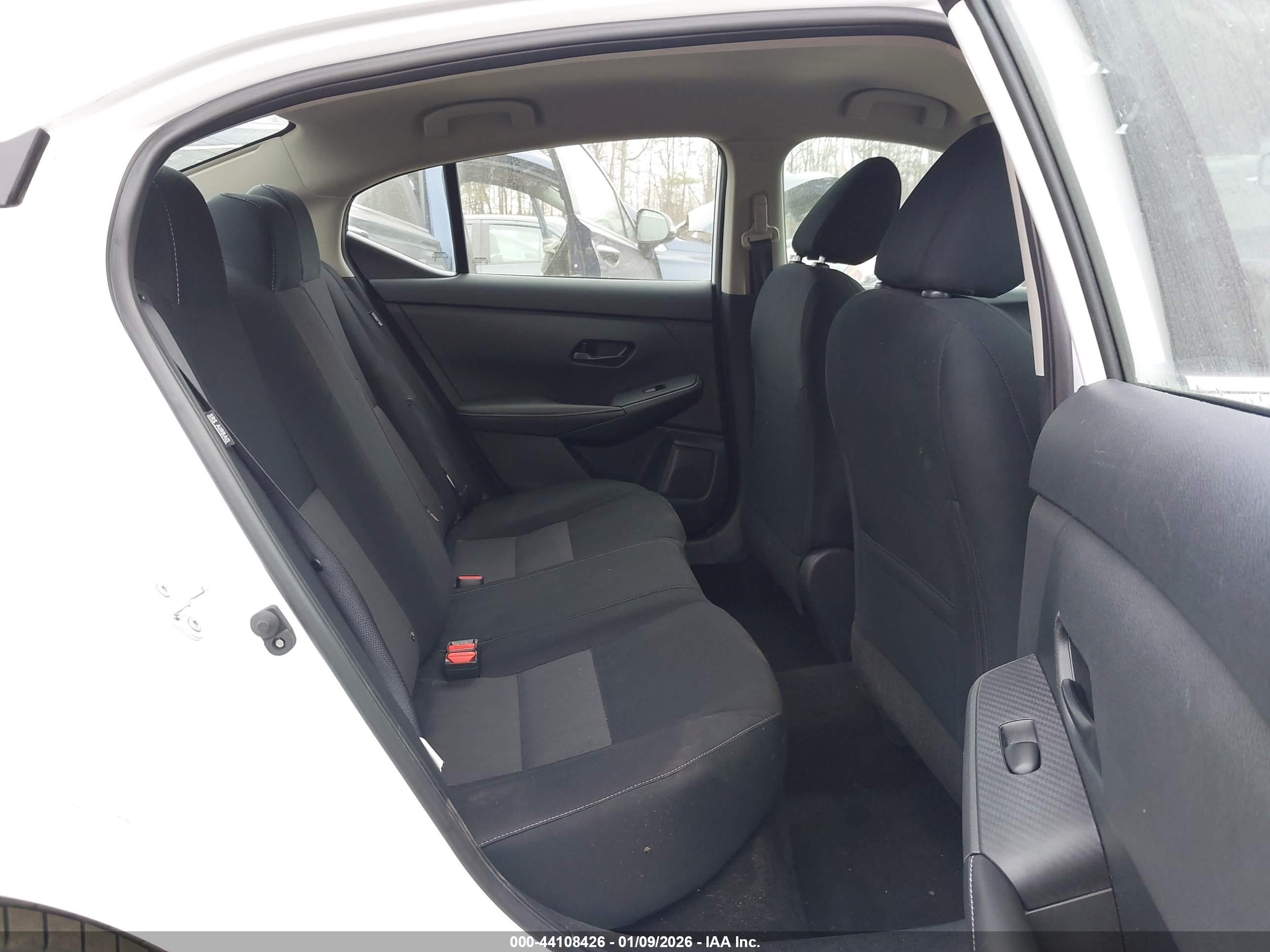NISSAN SENTRA image 8