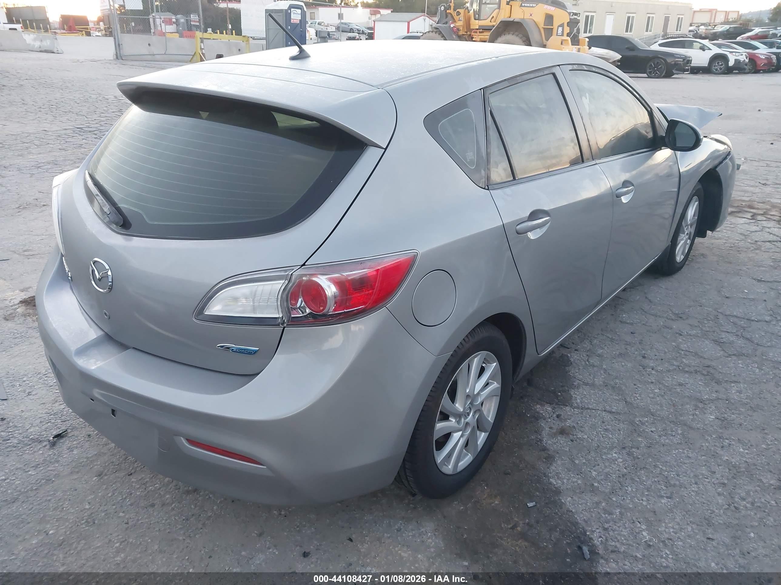 MAZDA MAZDA3 image 4