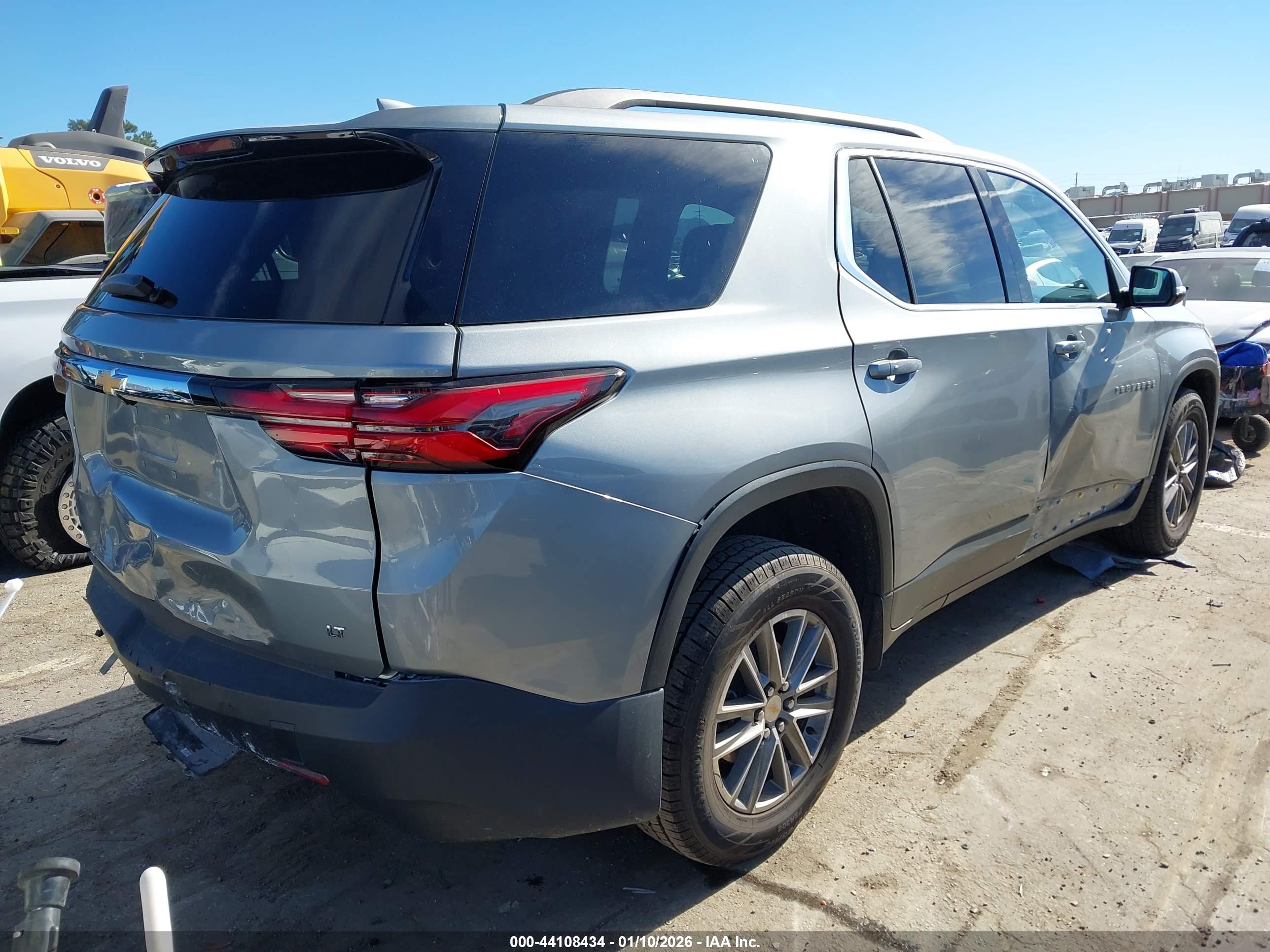 CHEVROLET TRAVERSE image 4