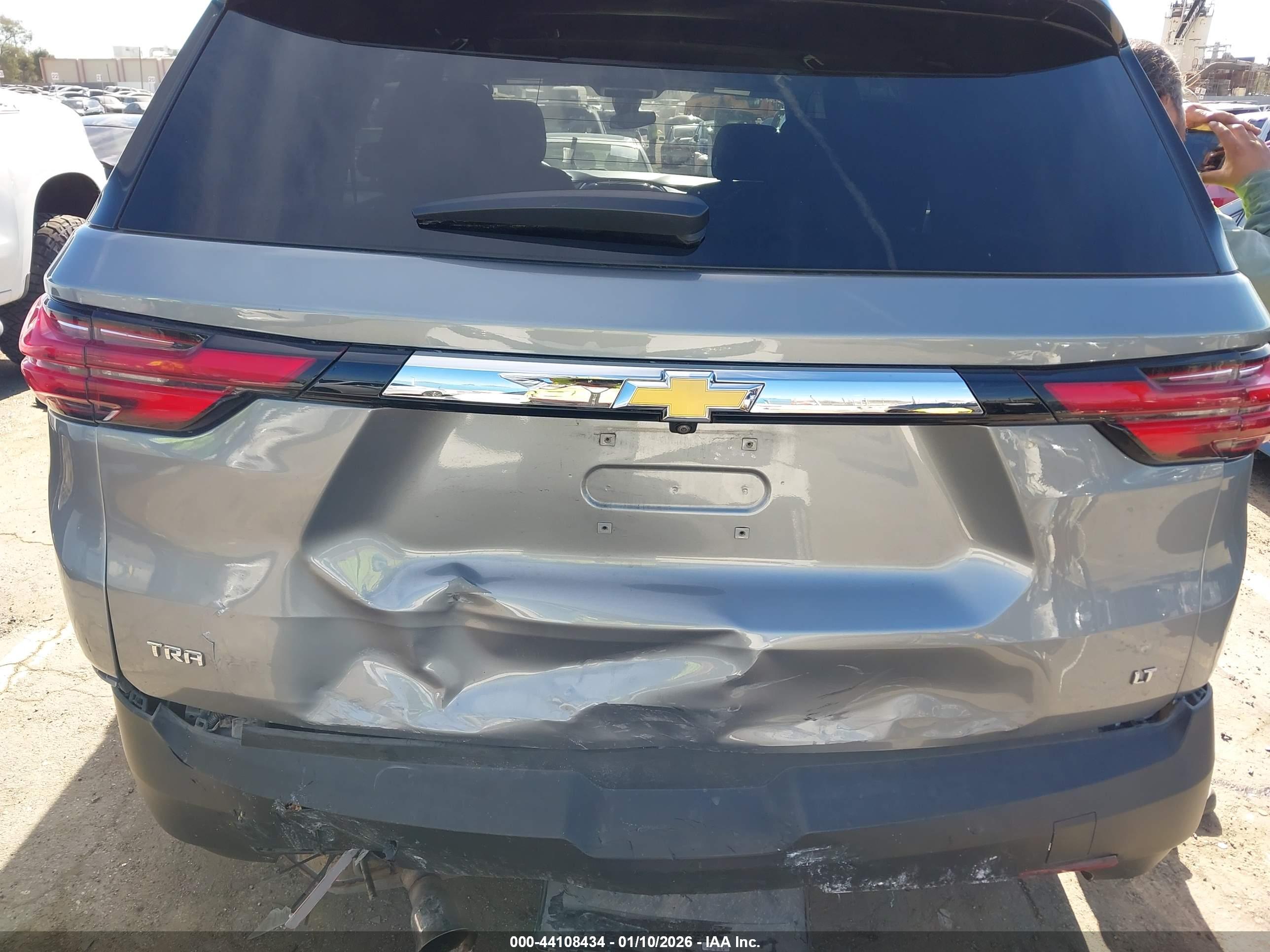 CHEVROLET TRAVERSE image 6