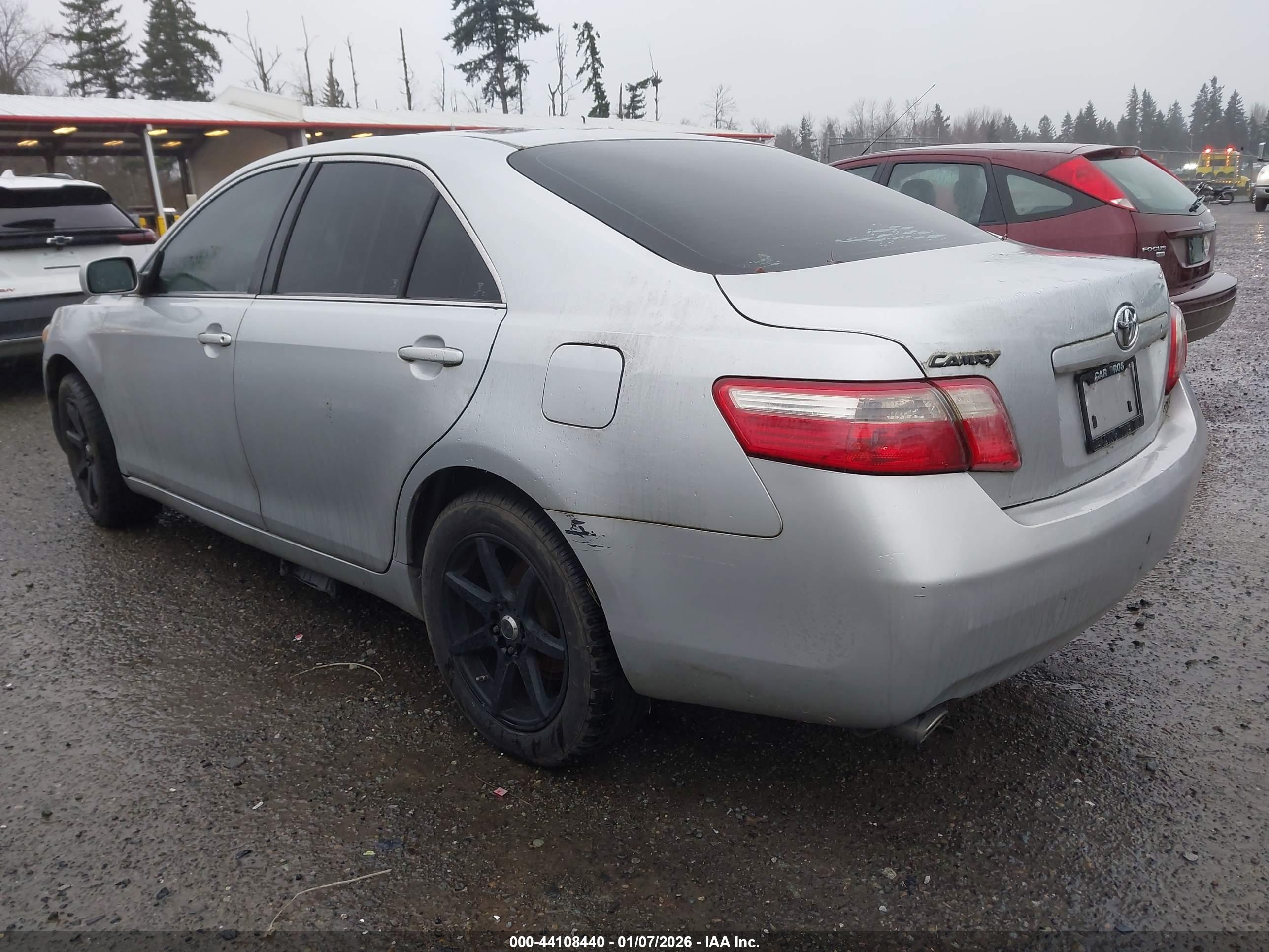 TOYOTA CAMRY image 3