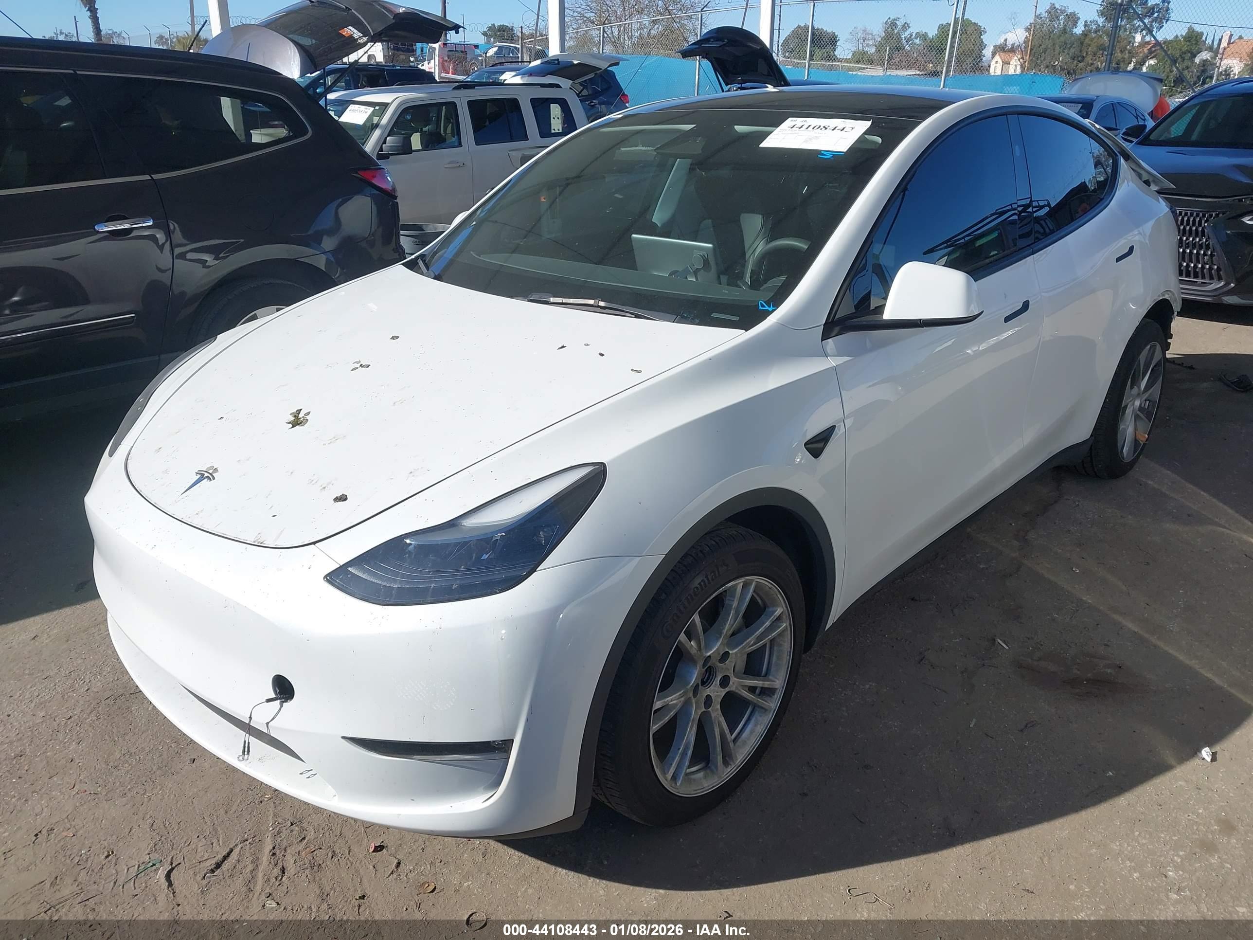 TESLA MODEL image 2