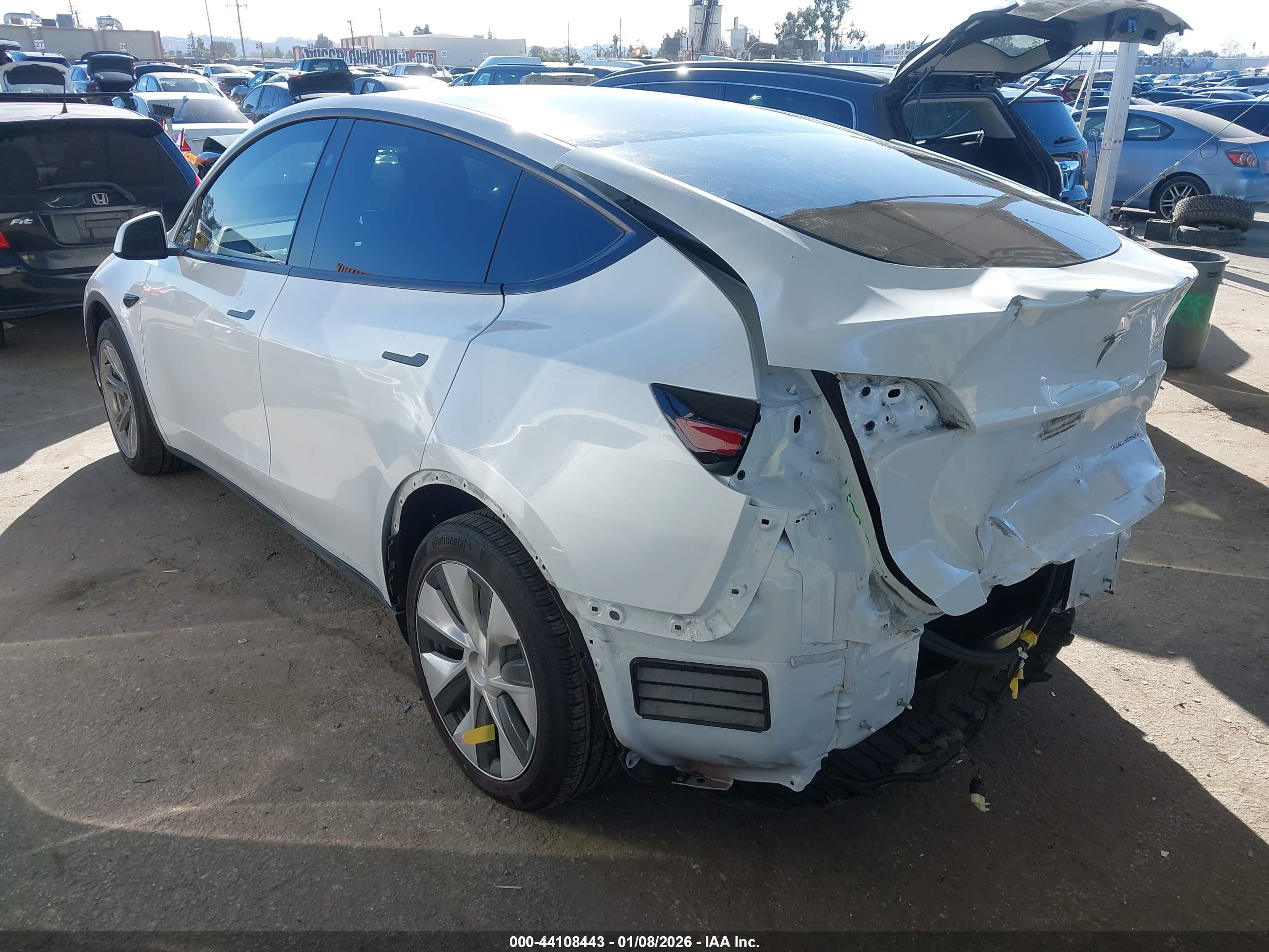 TESLA MODEL image 3