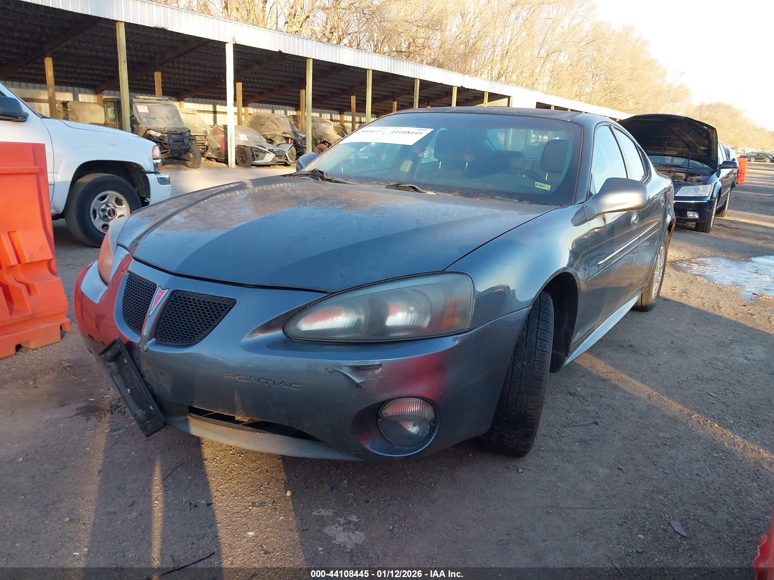 PONTIAC GRAND image 2