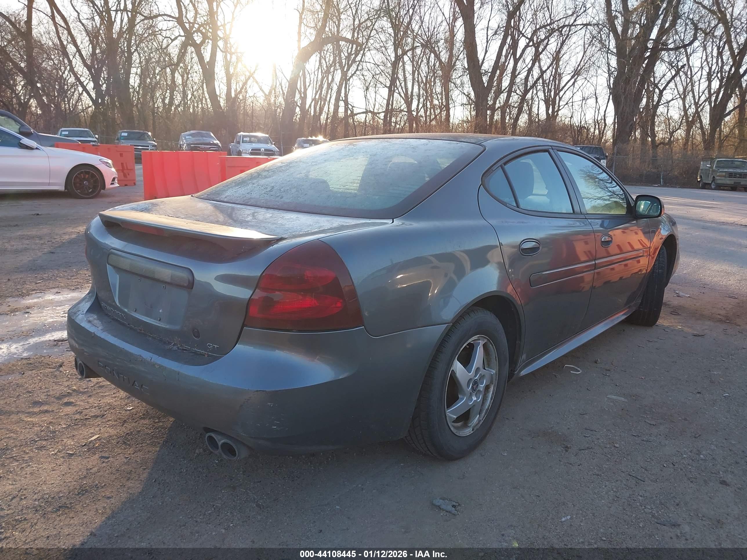 PONTIAC GRAND image 4