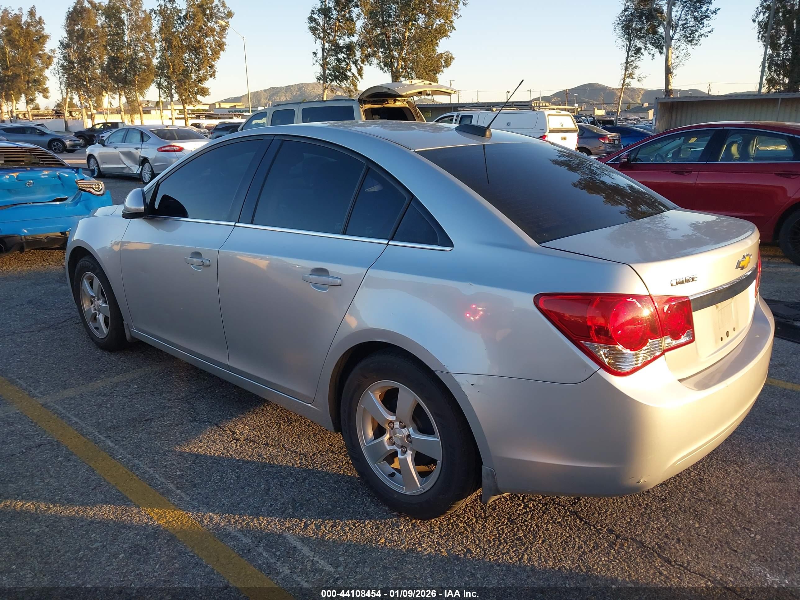 CHEVROLET CRUZE image 3