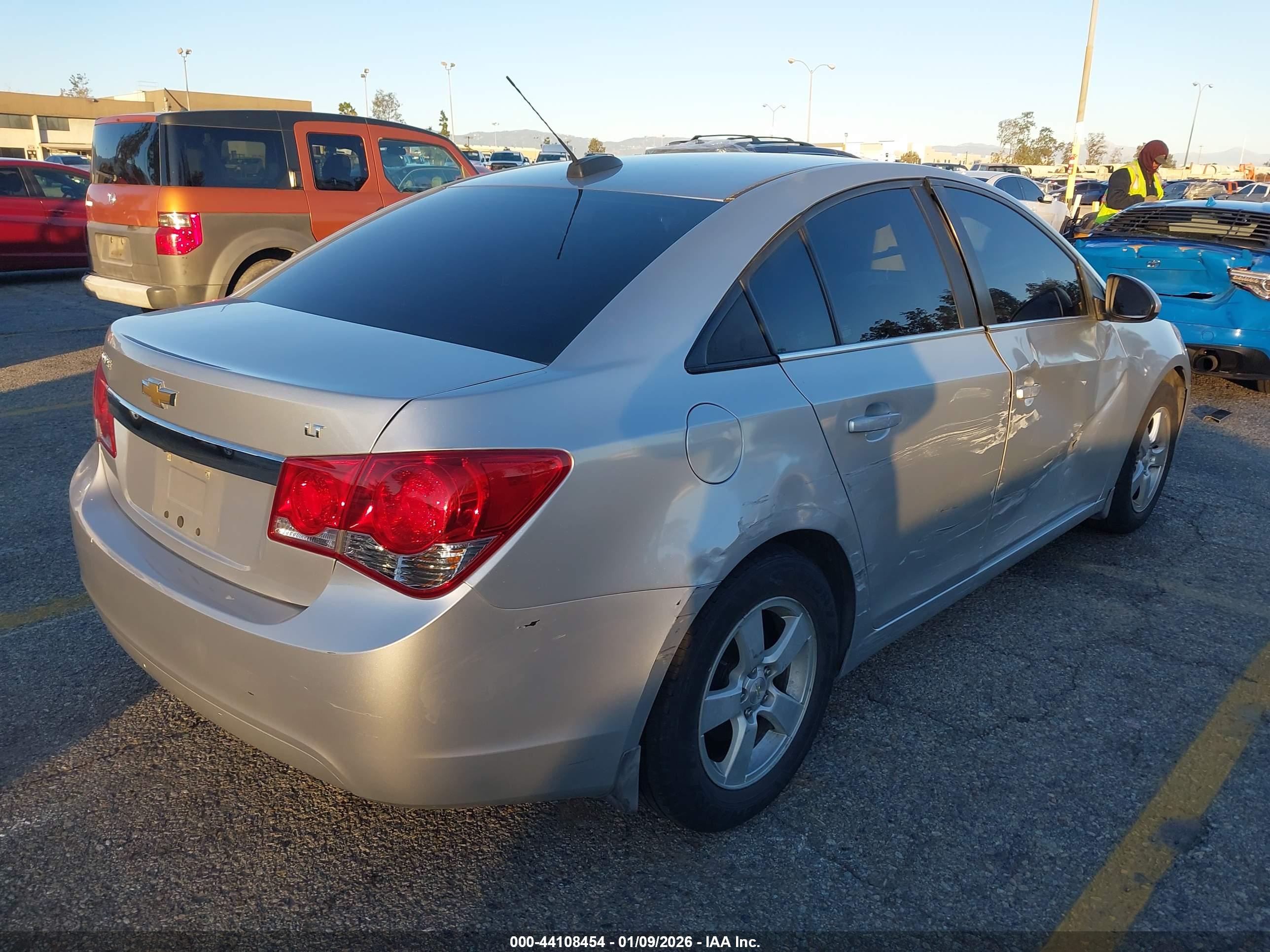 CHEVROLET CRUZE image 4