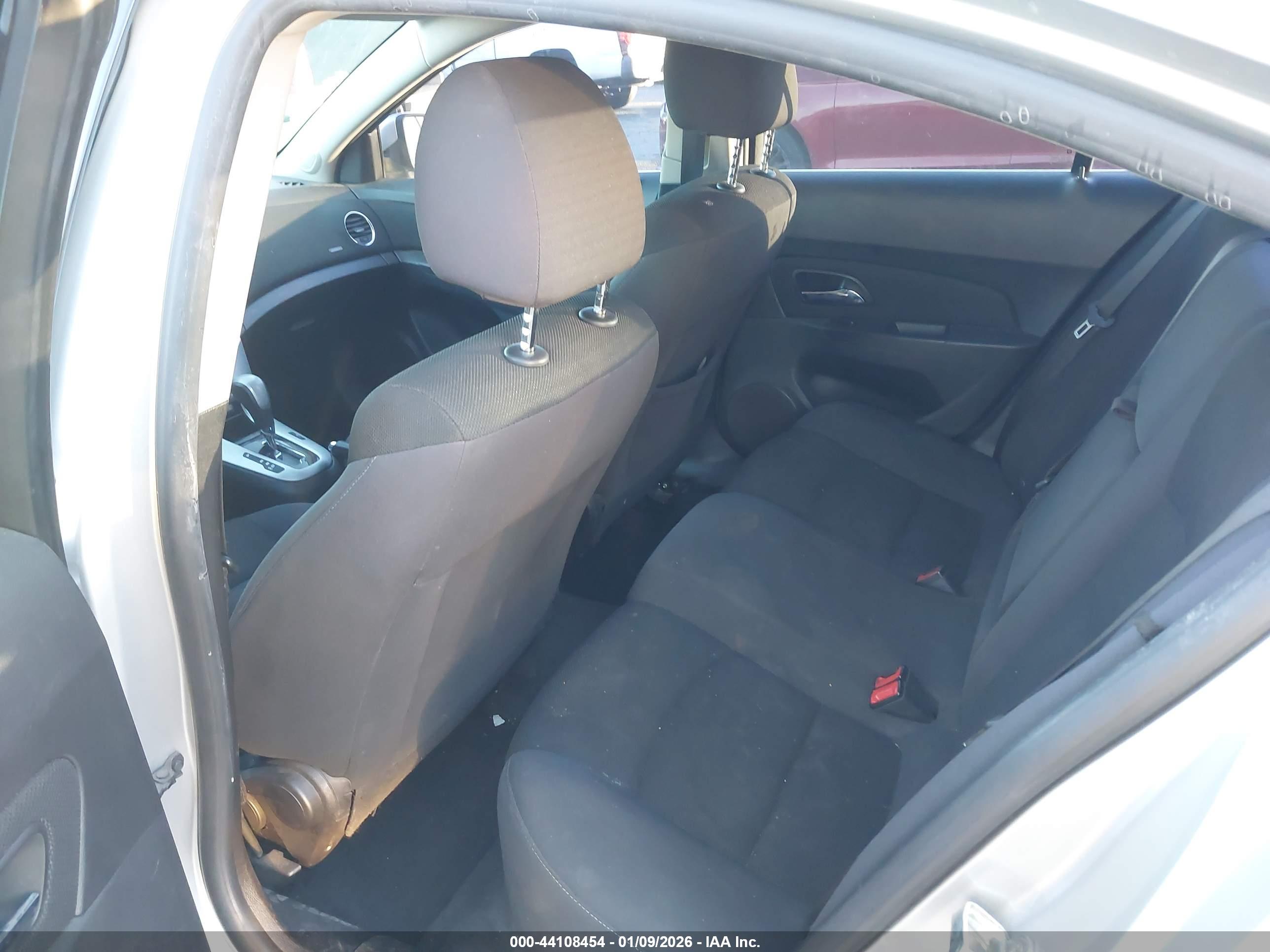 CHEVROLET CRUZE image 8