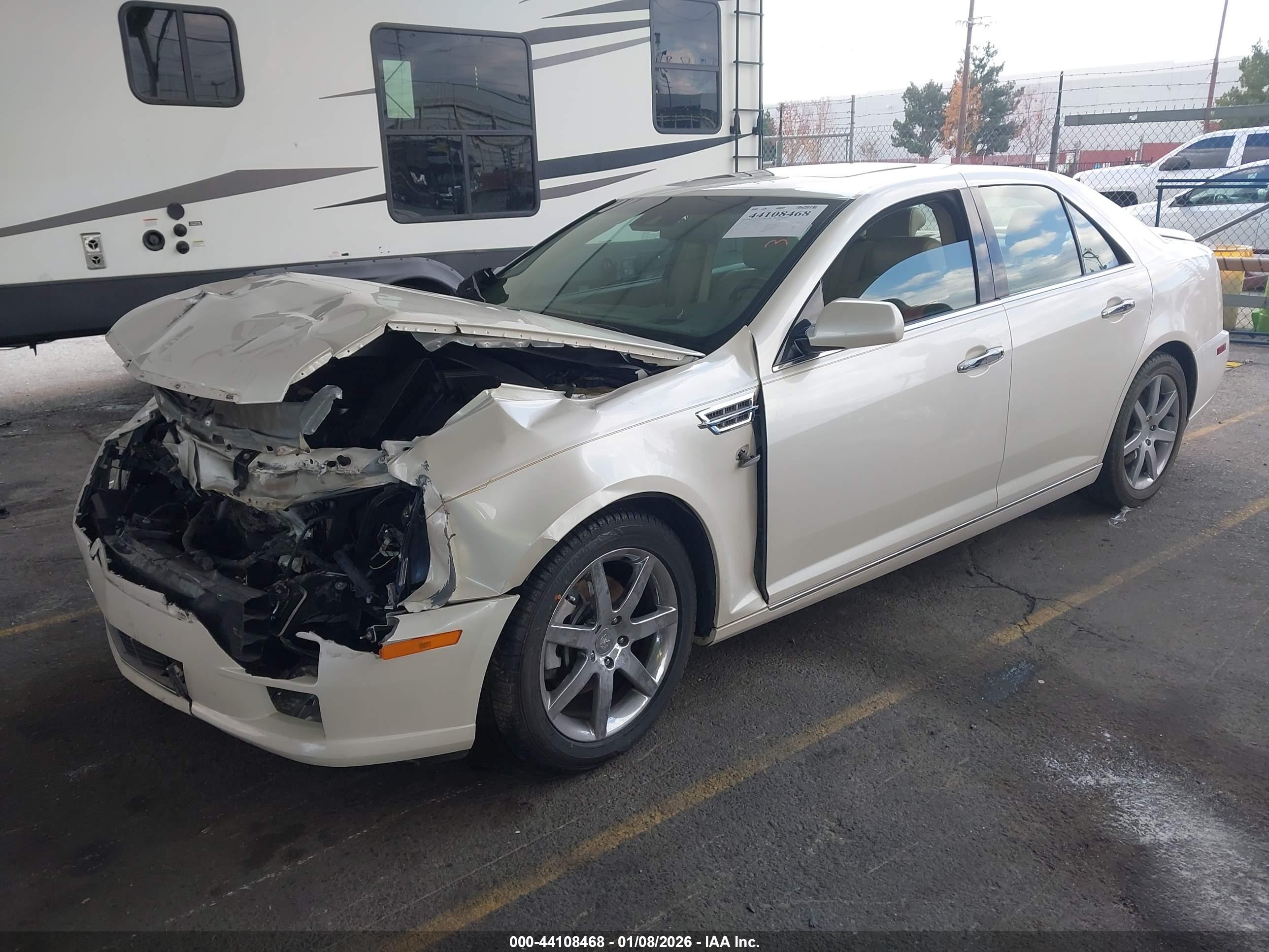 CADILLAC STS image 2