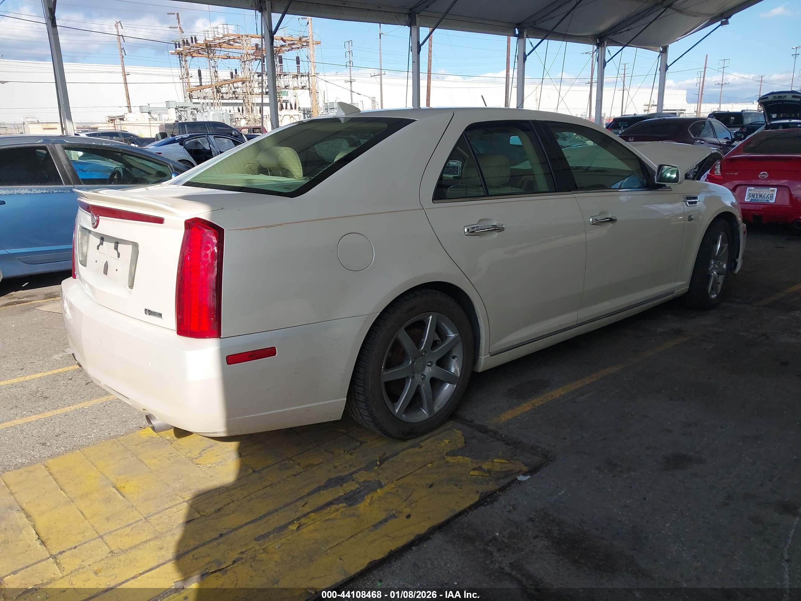 CADILLAC STS image 4
