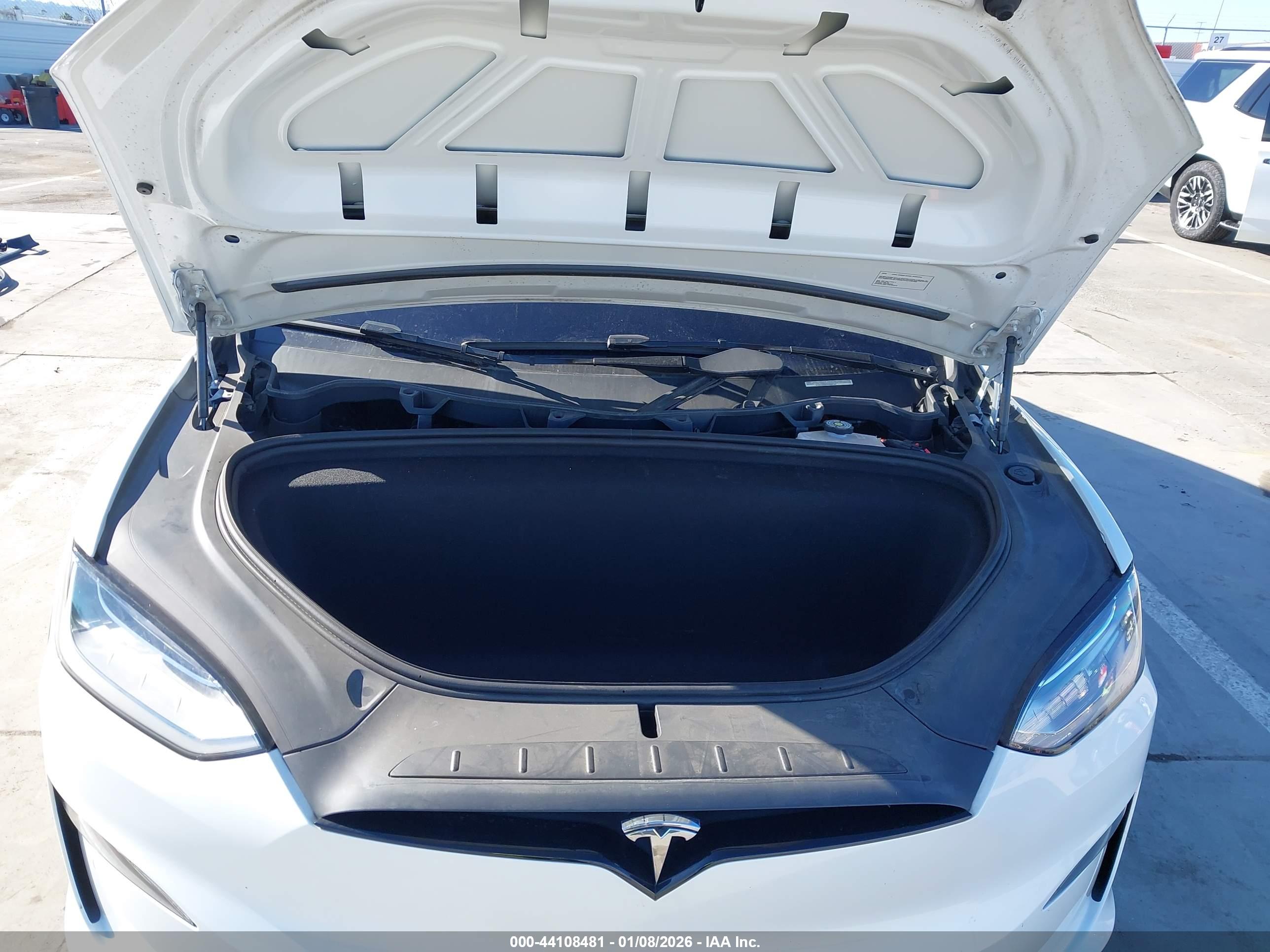 TESLA MODEL image 10