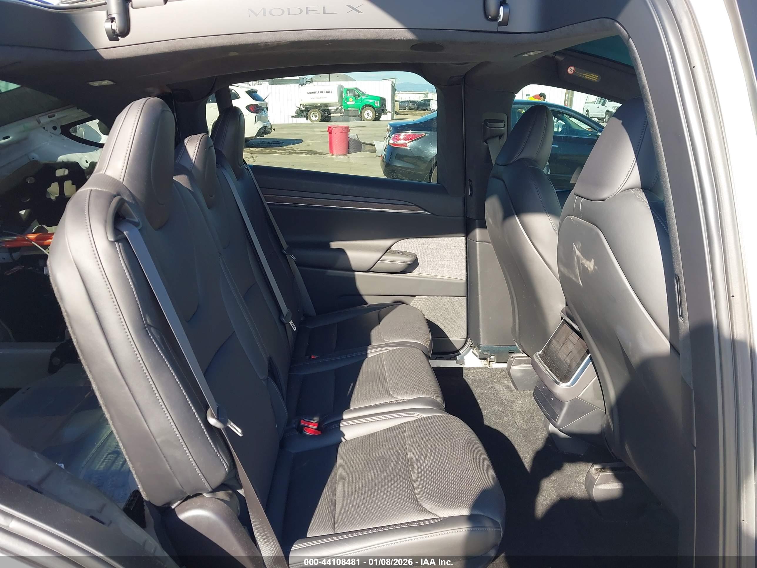 TESLA MODEL image 8