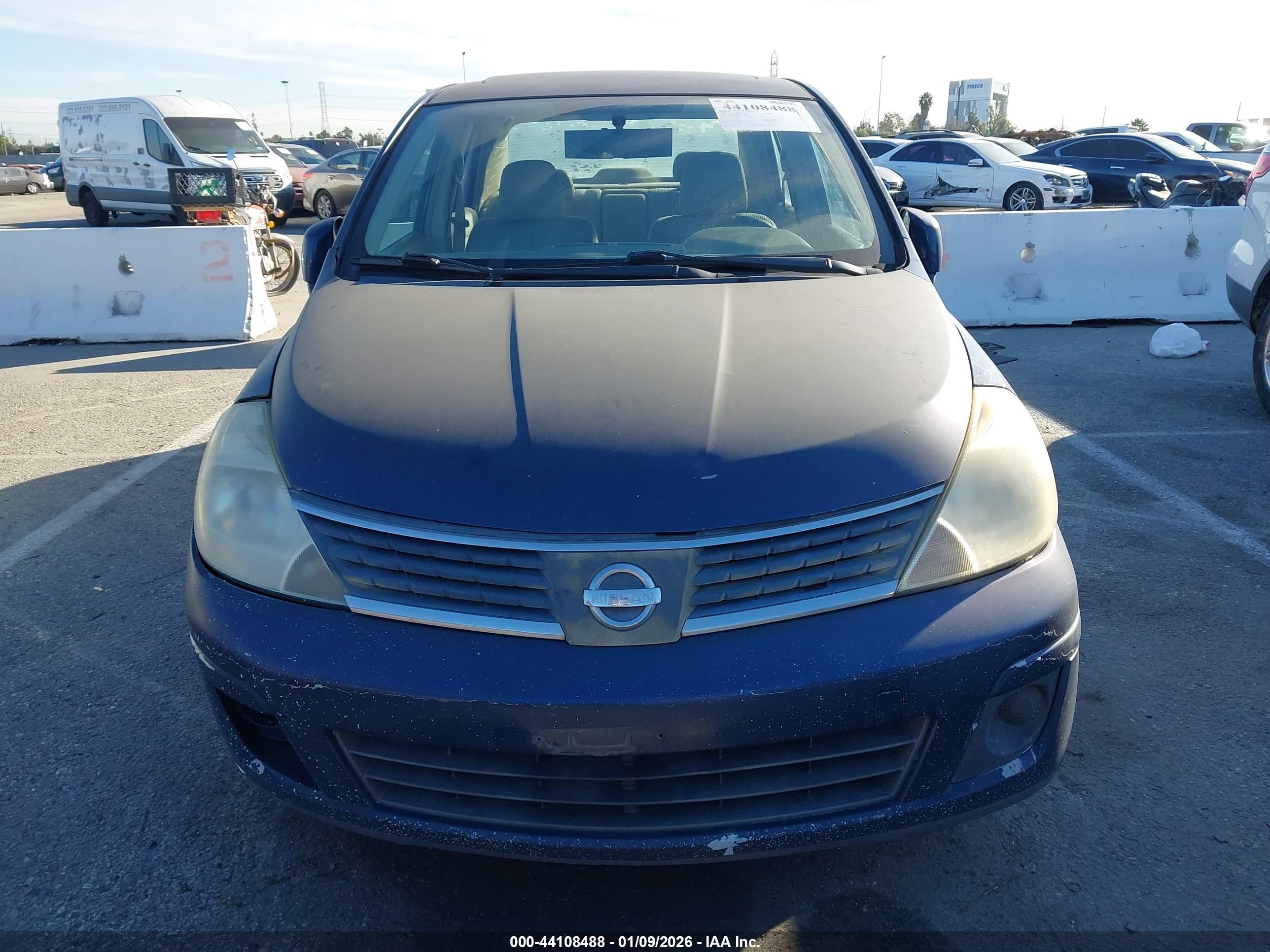NISSAN VERSA image 6