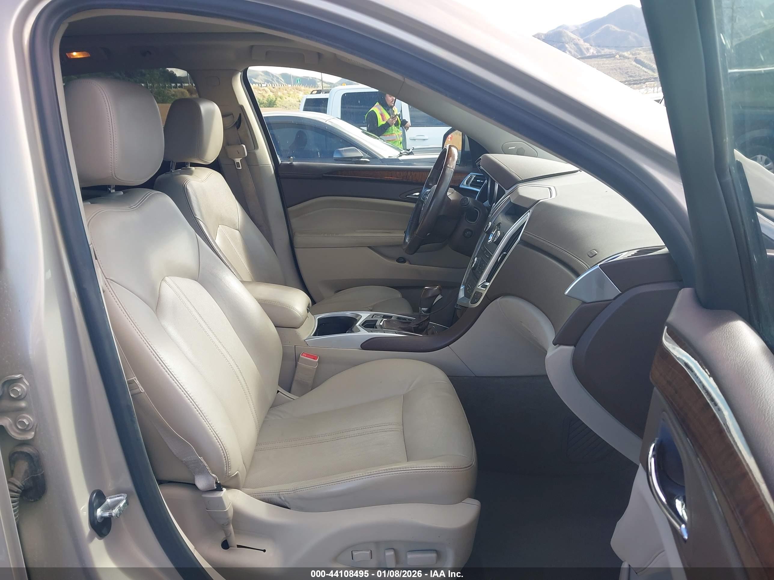 CADILLAC SRX image 5