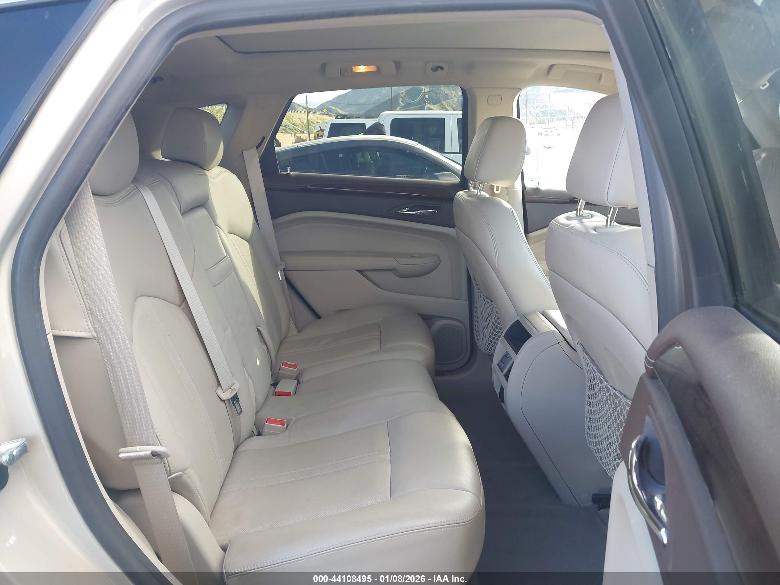 CADILLAC SRX image 8