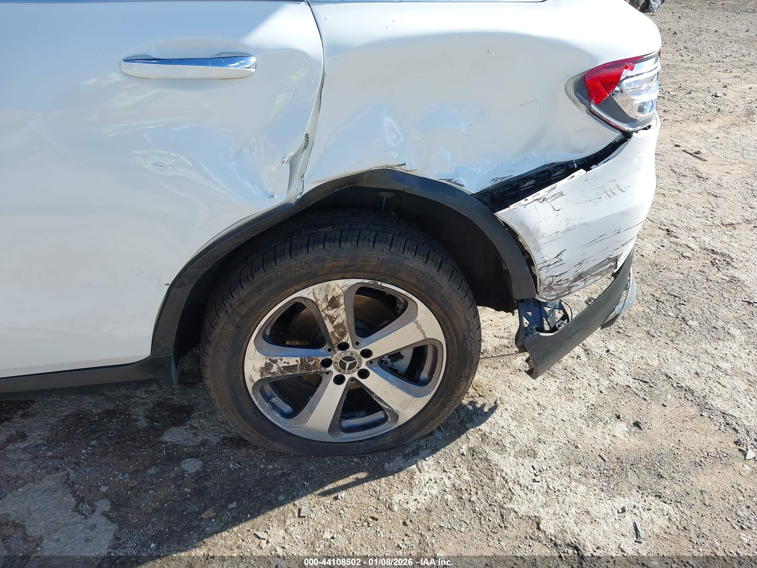 MERCEDES-BENZ GLC image 6