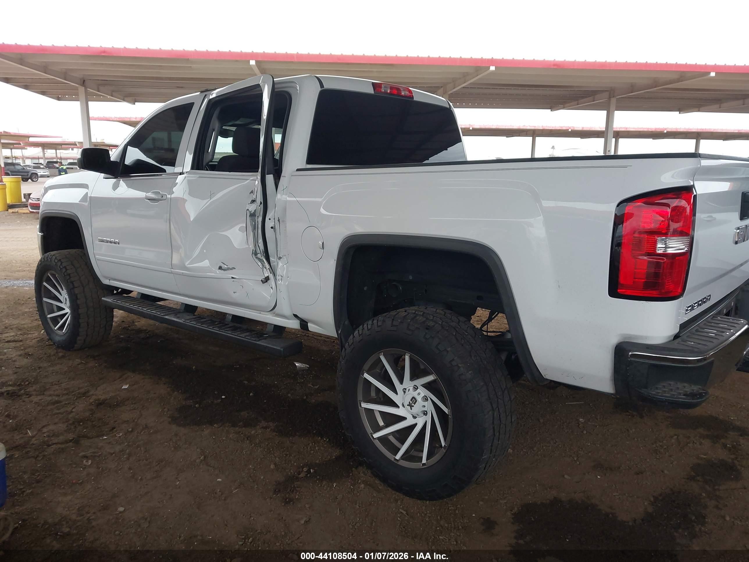 GMC SIERRA image 6