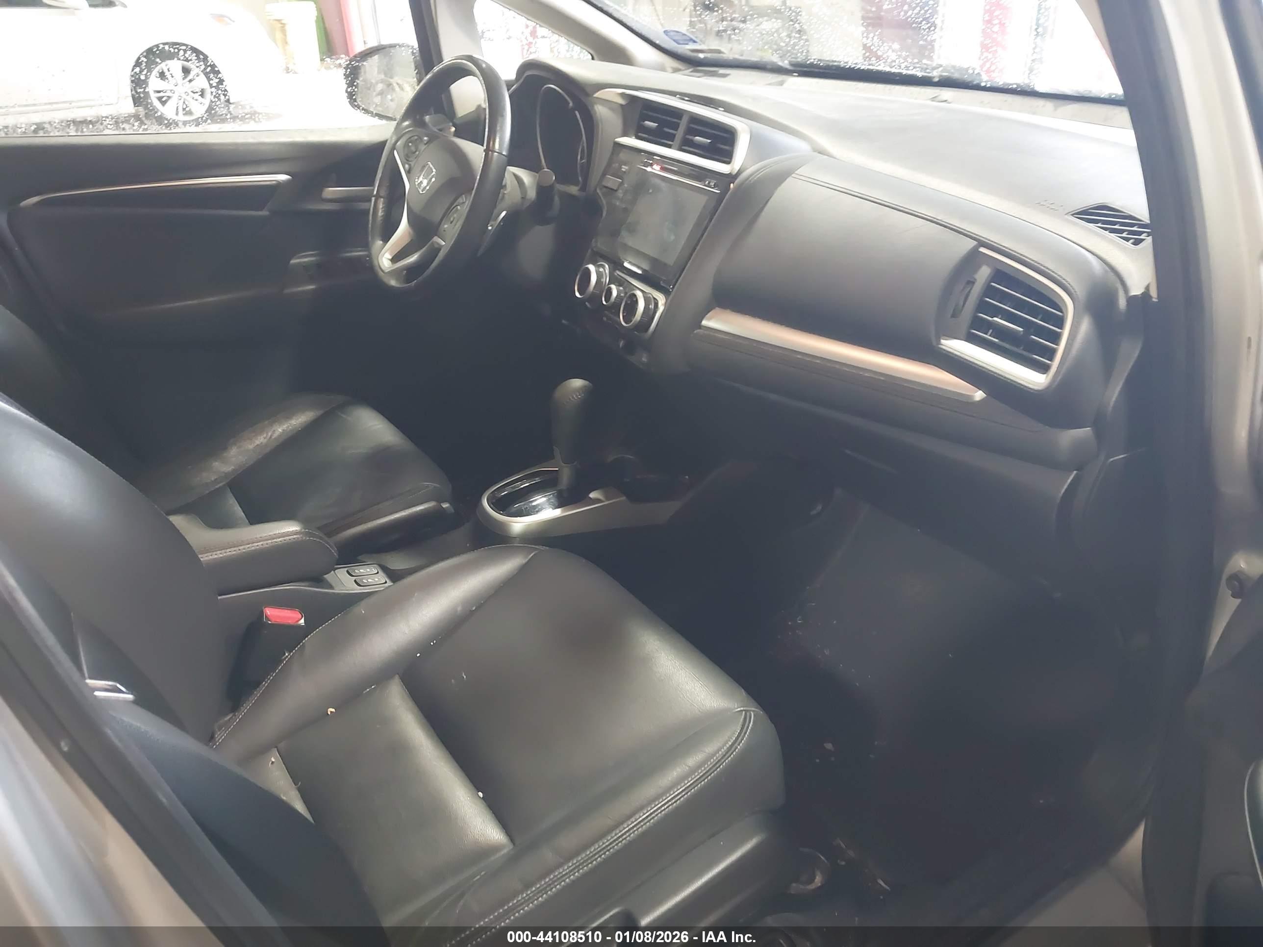 HONDA FIT image 5
