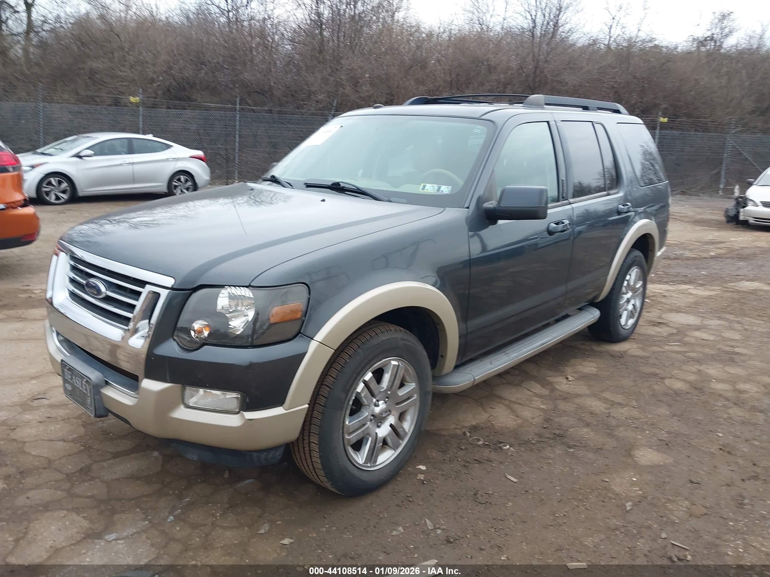 FORD EXPLORER image 2