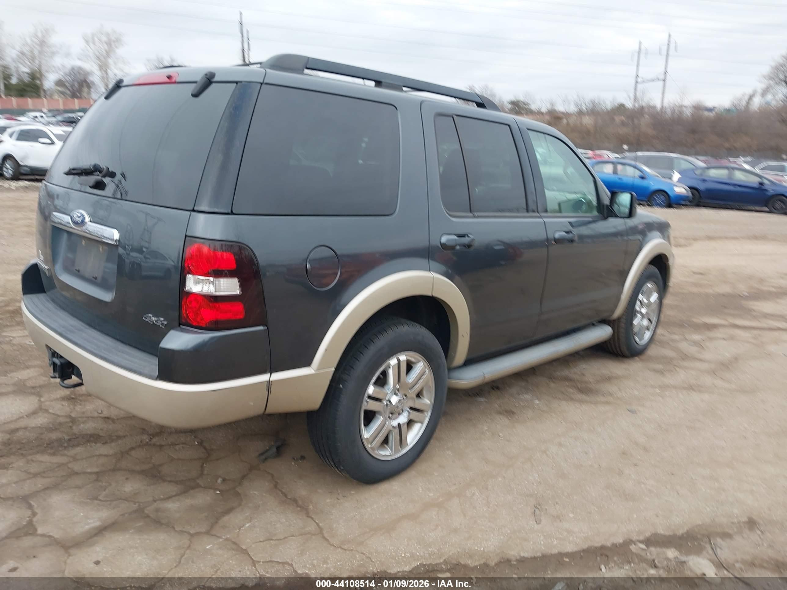 FORD EXPLORER image 4