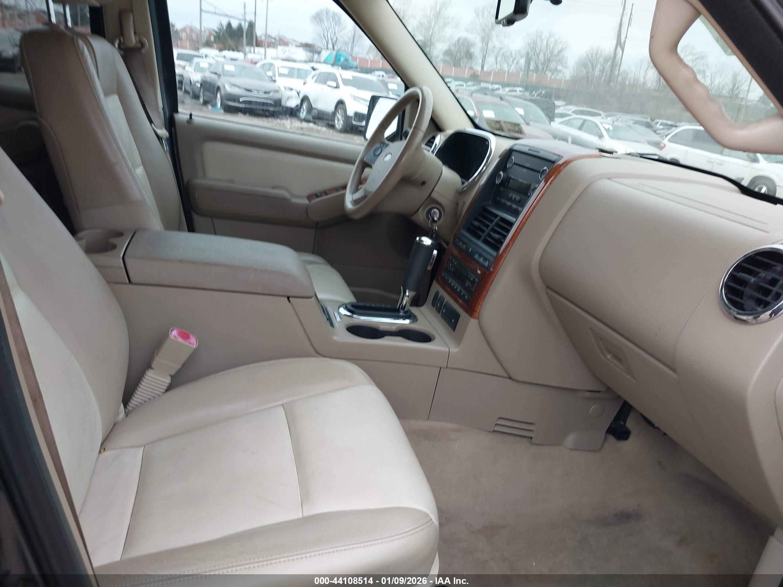 FORD EXPLORER image 5