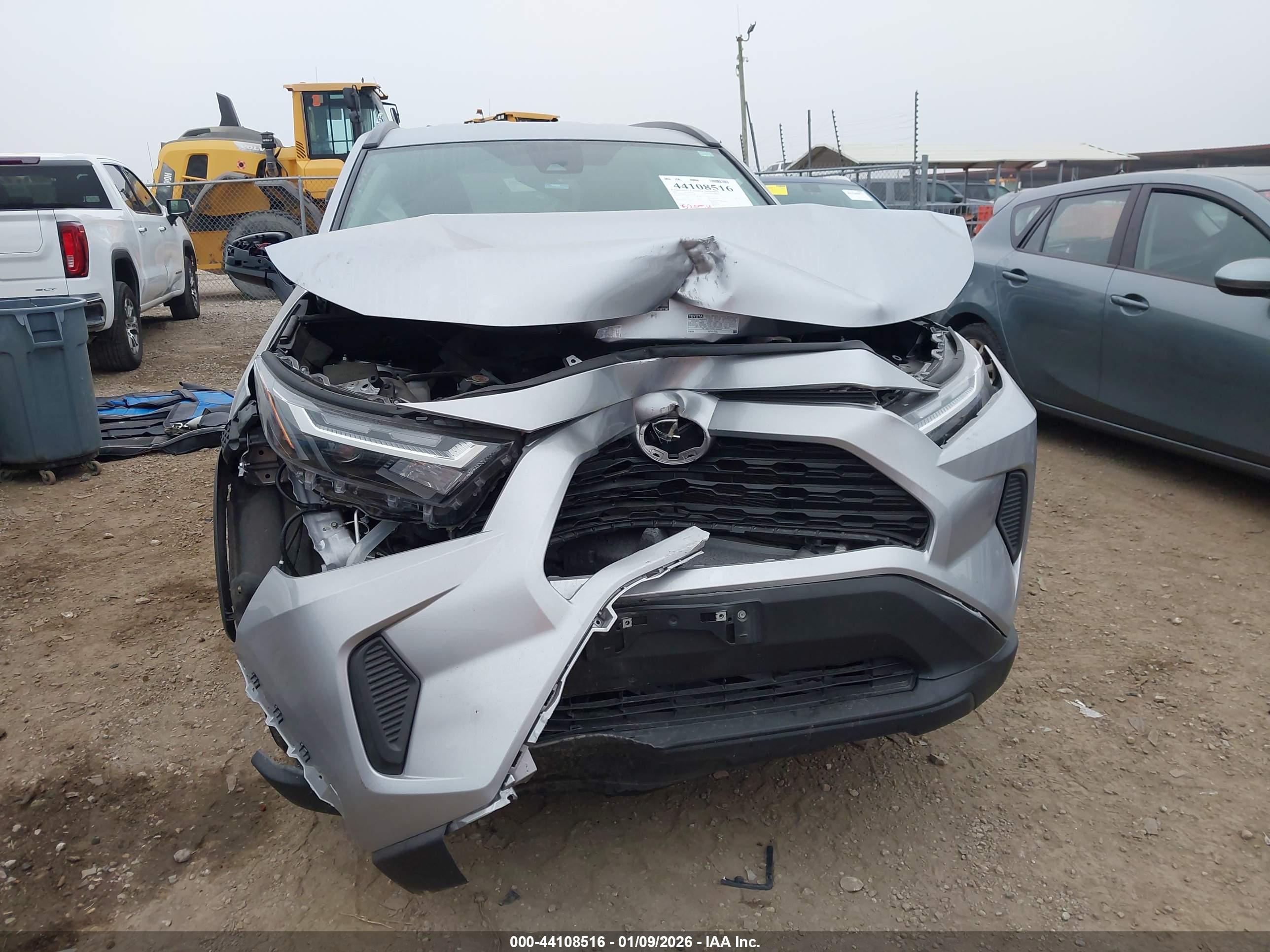 TOYOTA RAV4 image 6