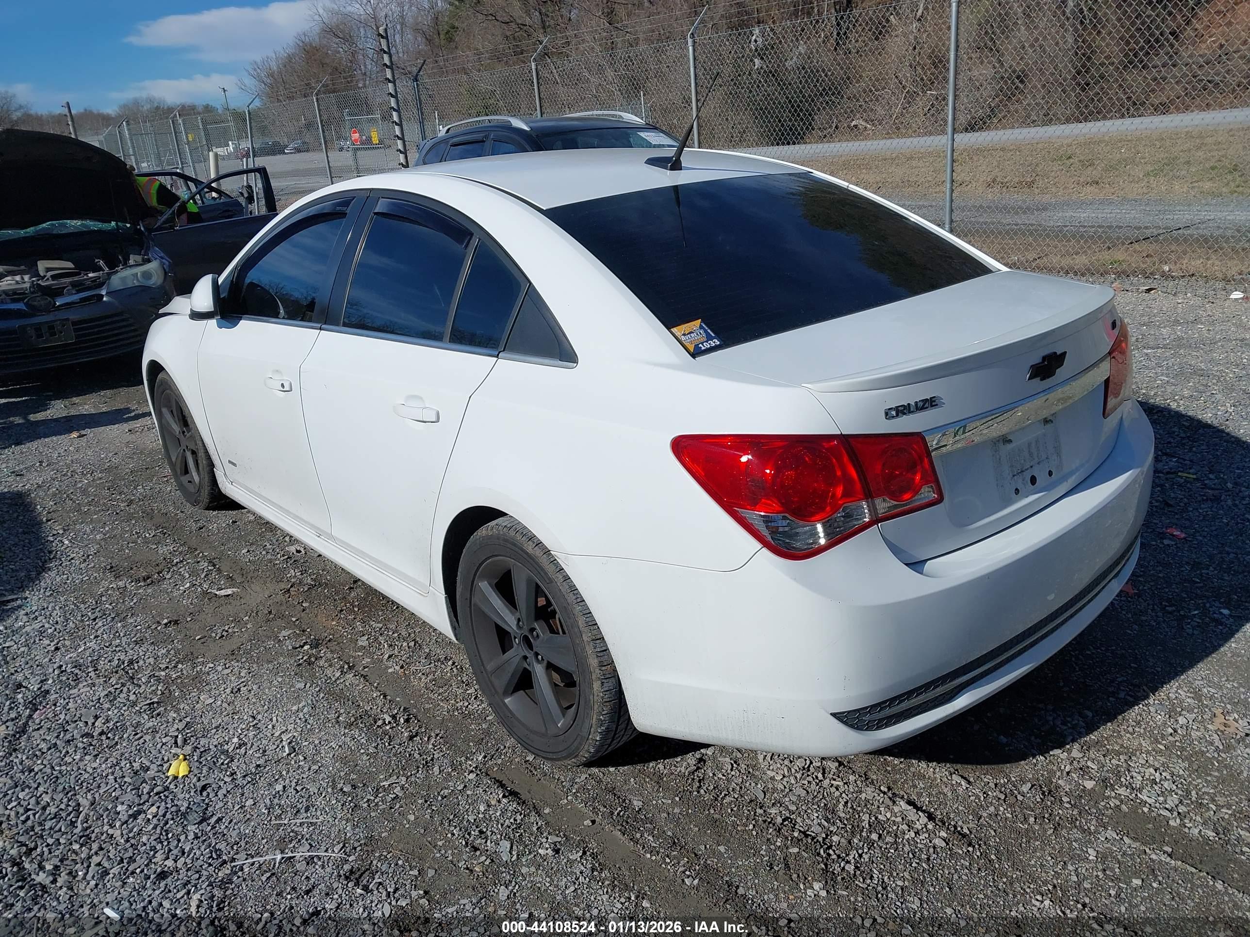 CHEVROLET CRUZE image 3