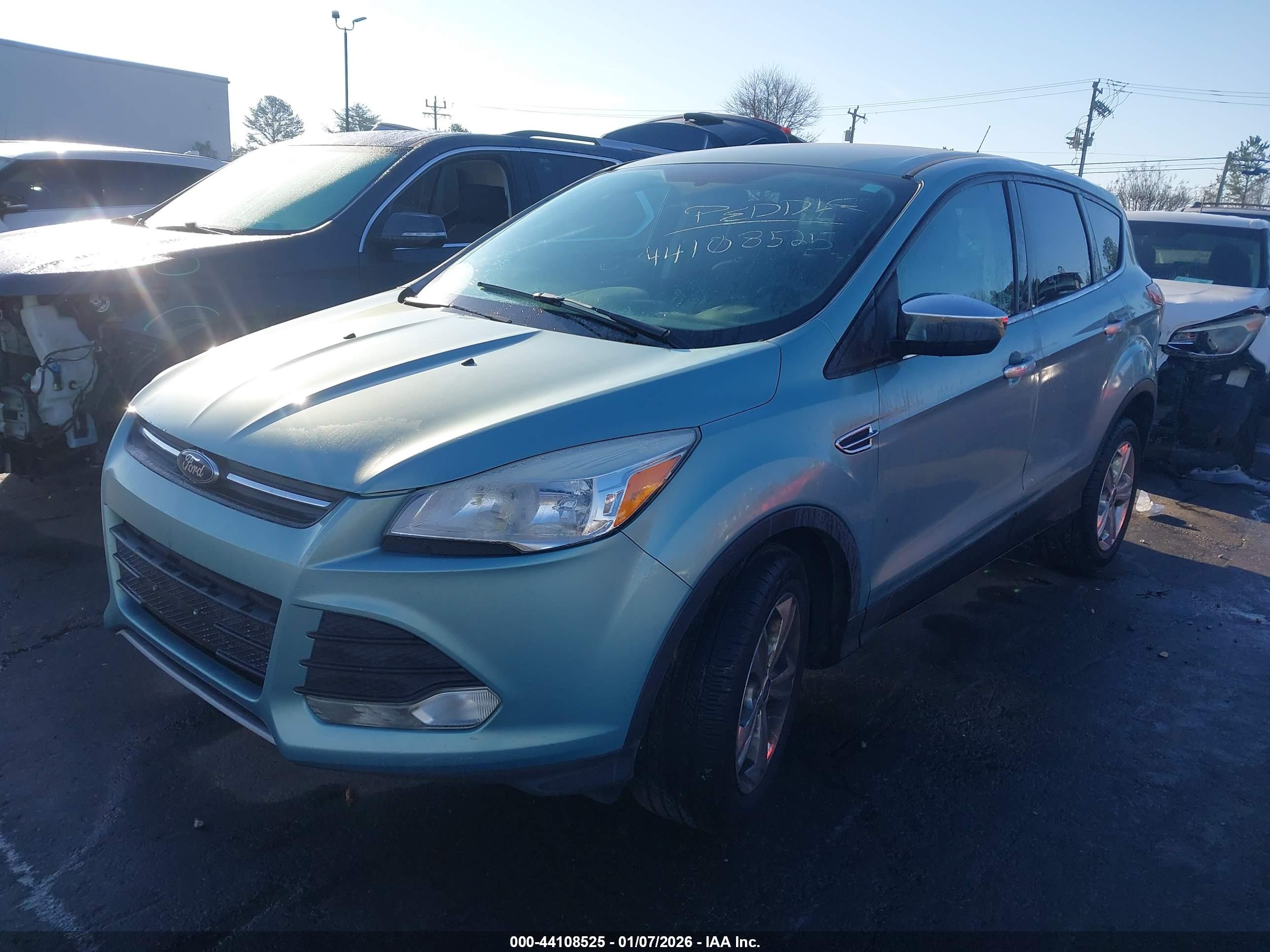 FORD ESCAPE image 2