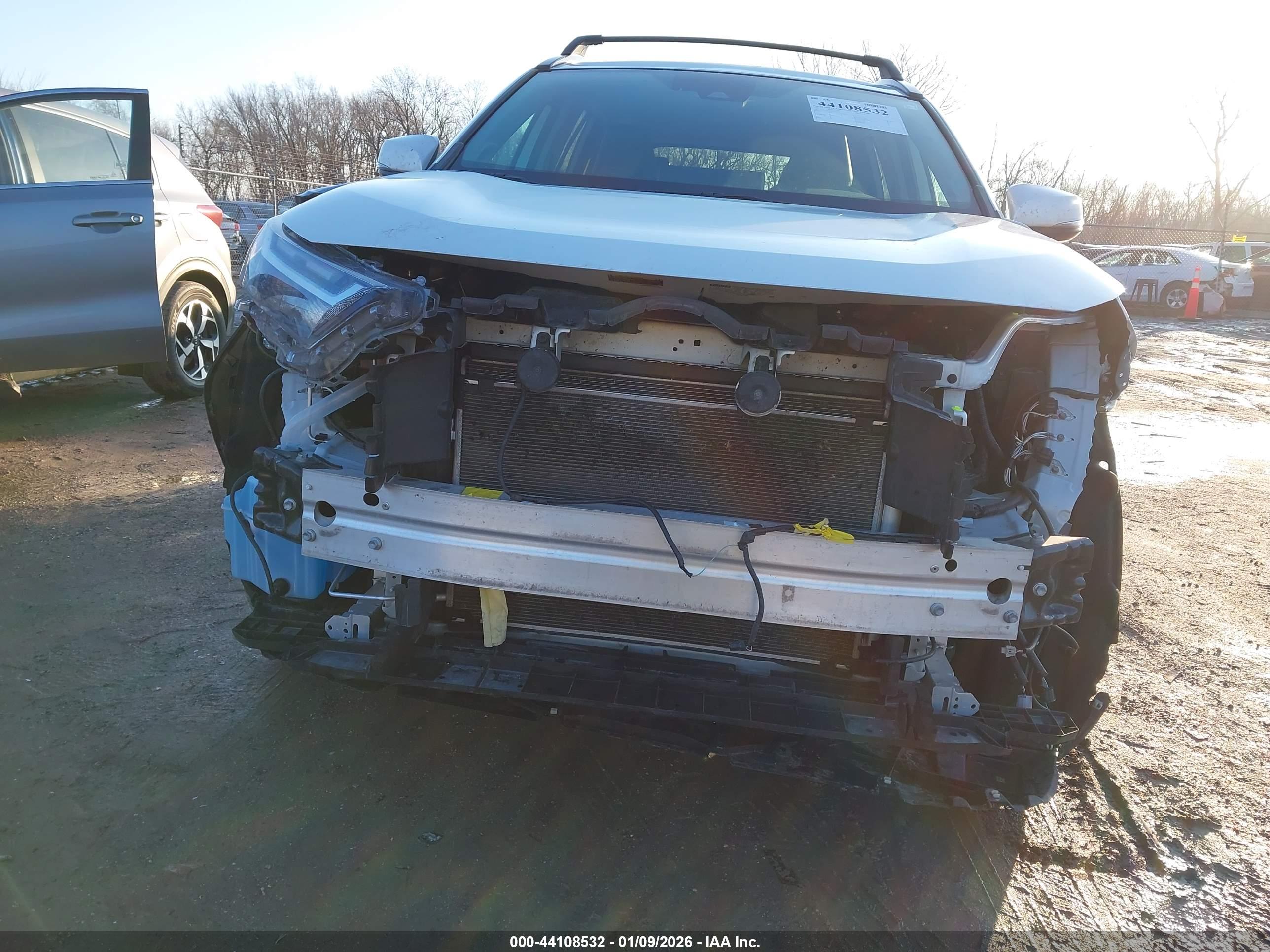 TOYOTA RAV4 image 6
