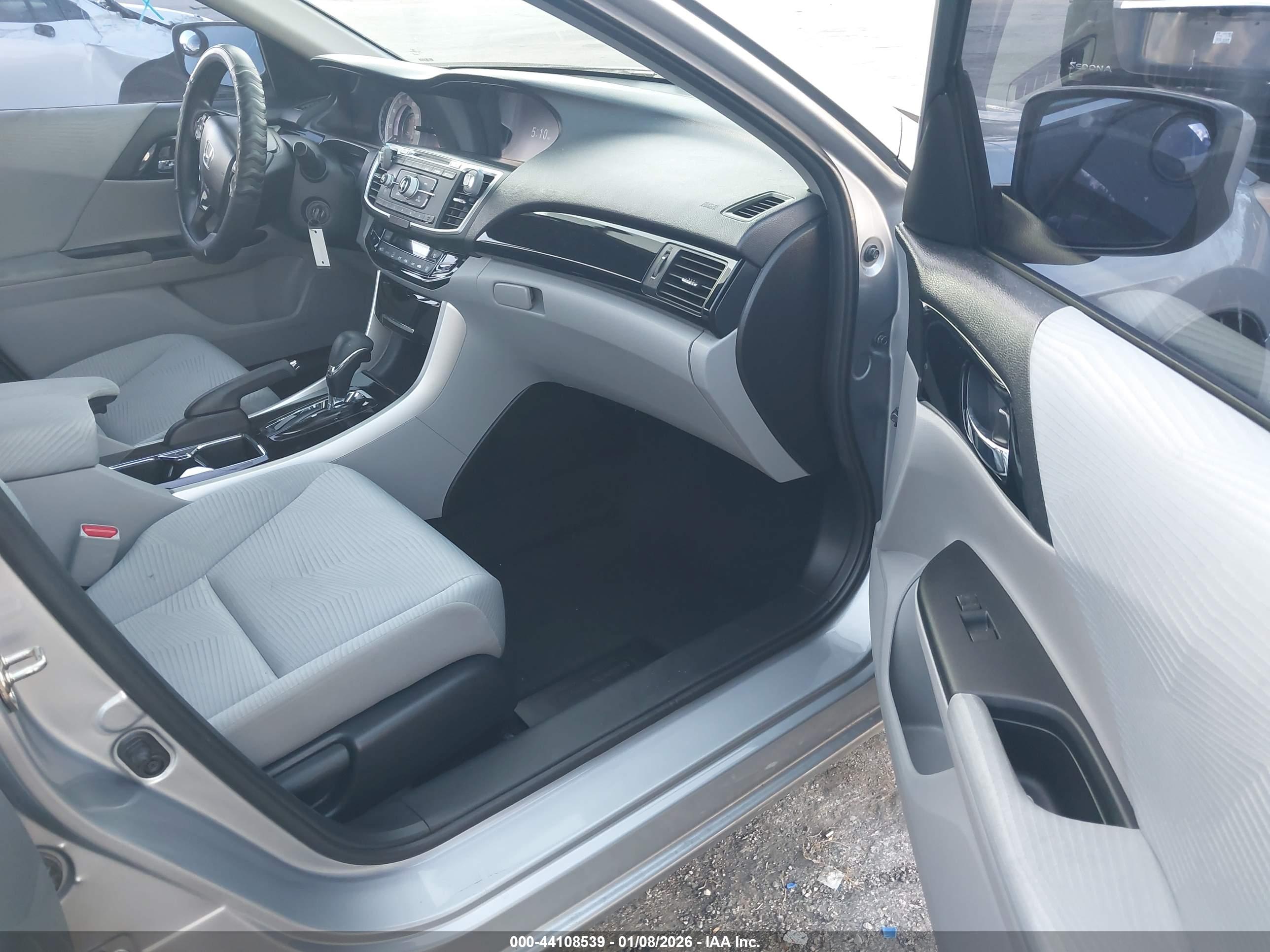 HONDA ACCORD image 5