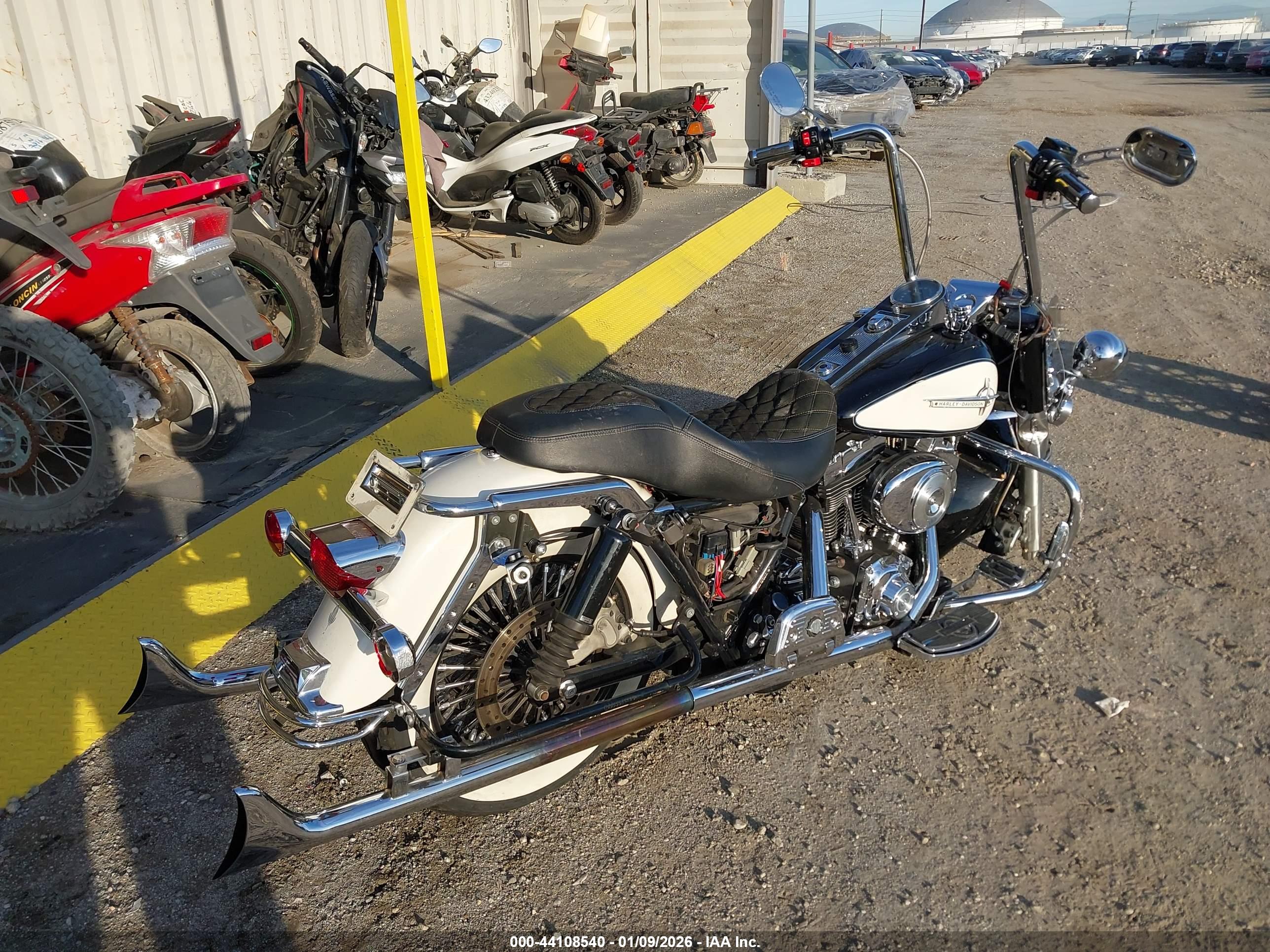 HARLEY-DAVIDSON FLHPEI image 4