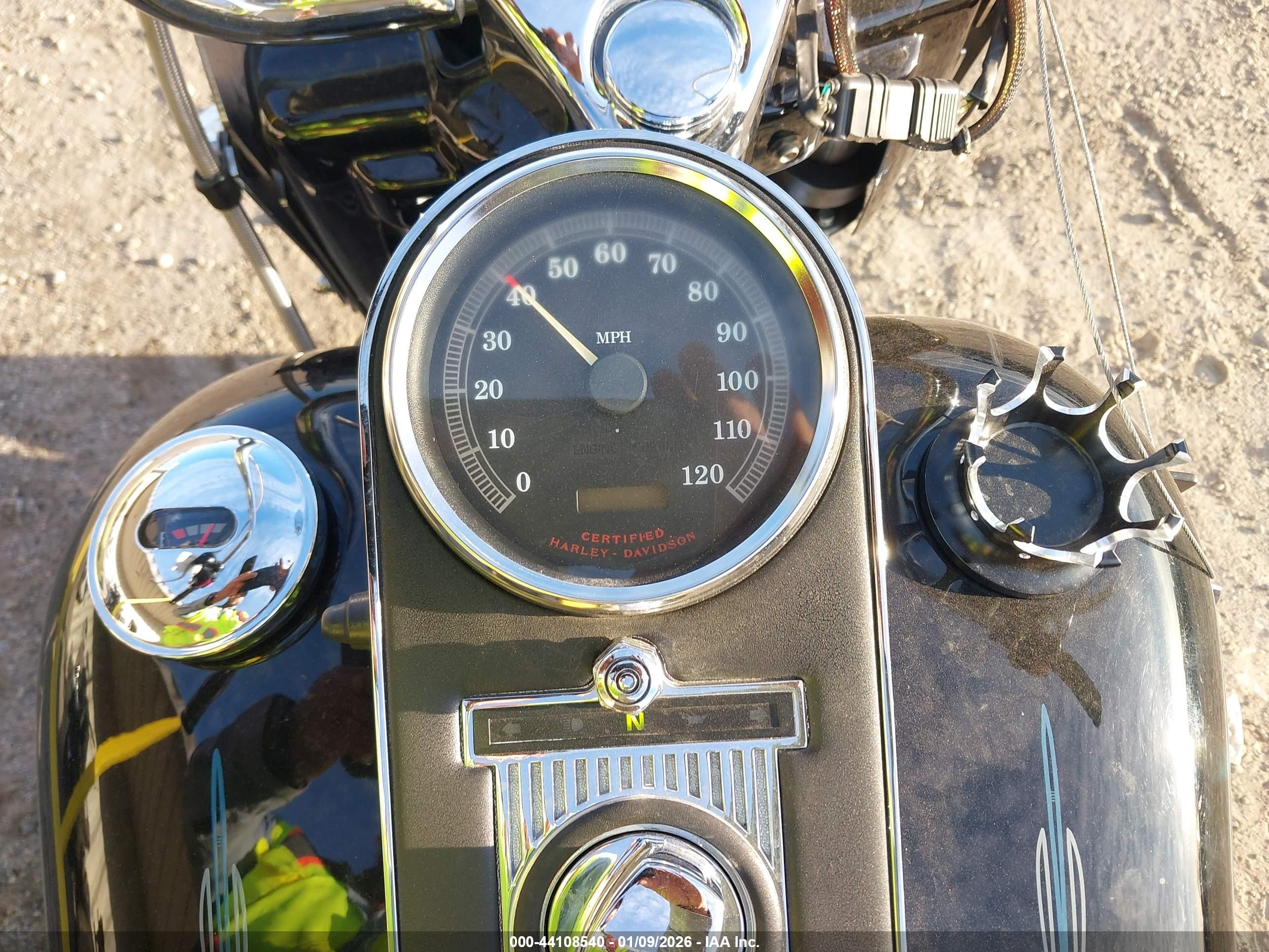 HARLEY-DAVIDSON FLHPEI image 7